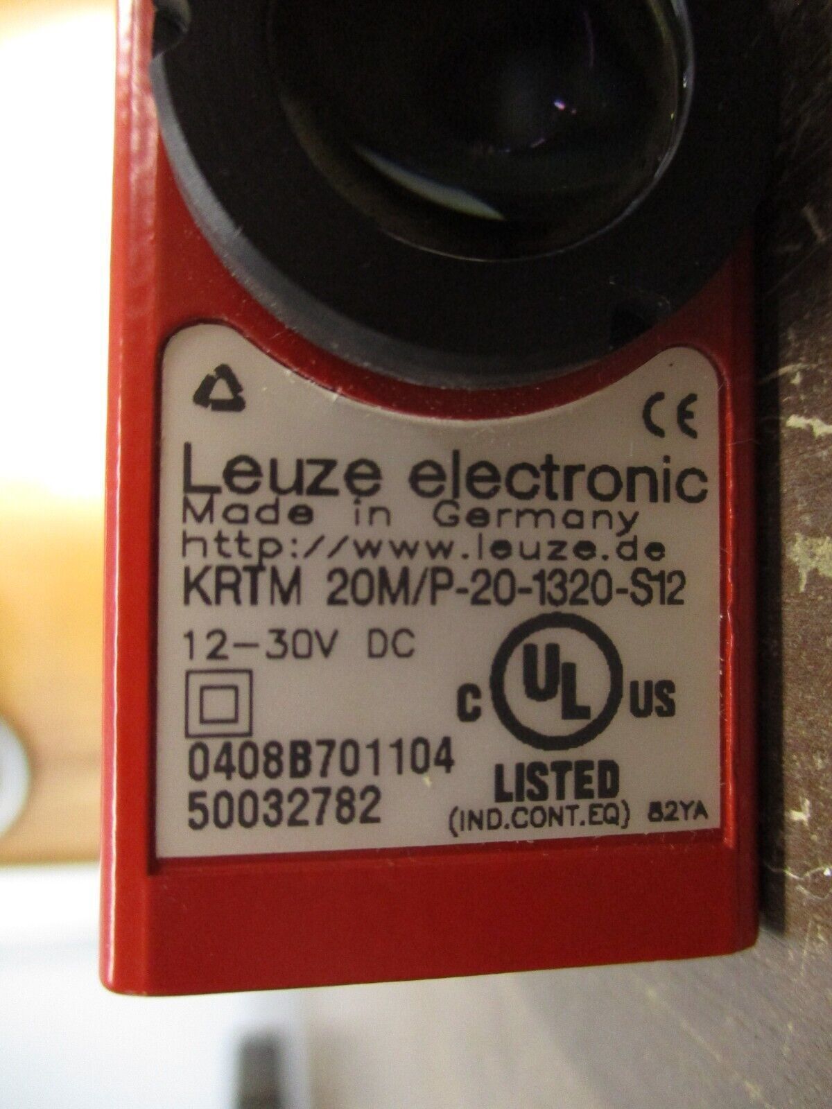 Leuze Contrast Sensor KRTM 20M/P-20-1320-S12 12-30VDC New Surplus