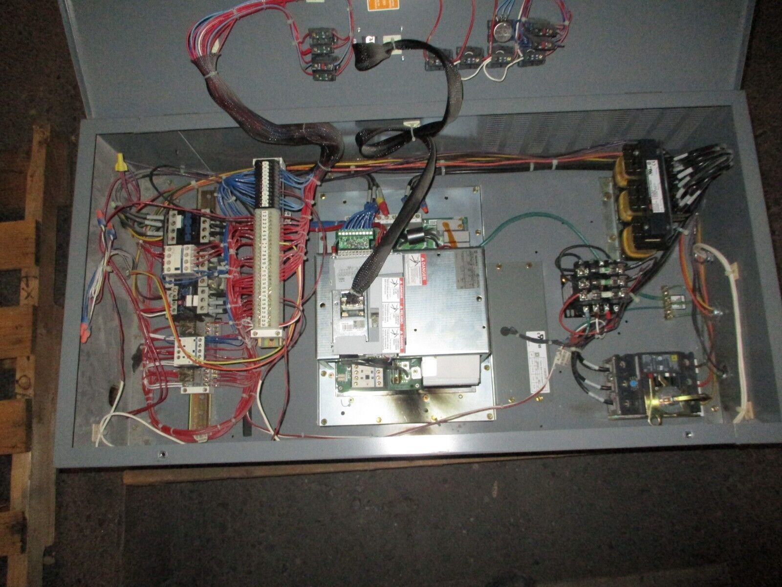 Square D EconoFlex Altivar AC Drive w/ Bypass 8839 58EJG4VY Ser. A 15HP 3Ph Used