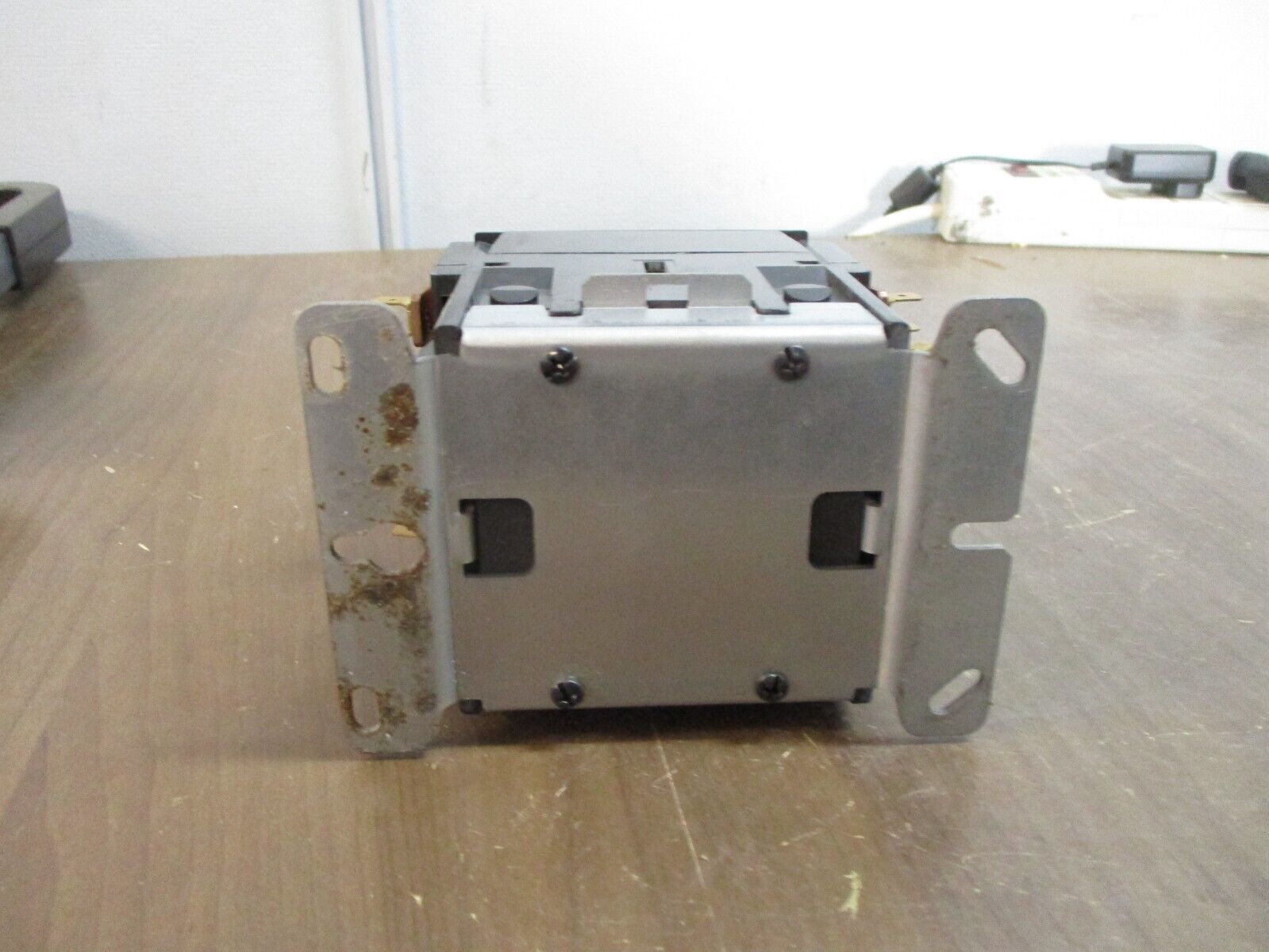 Eaton Contactor C25GNF390A Ser. F1 120V Coil 90A Used