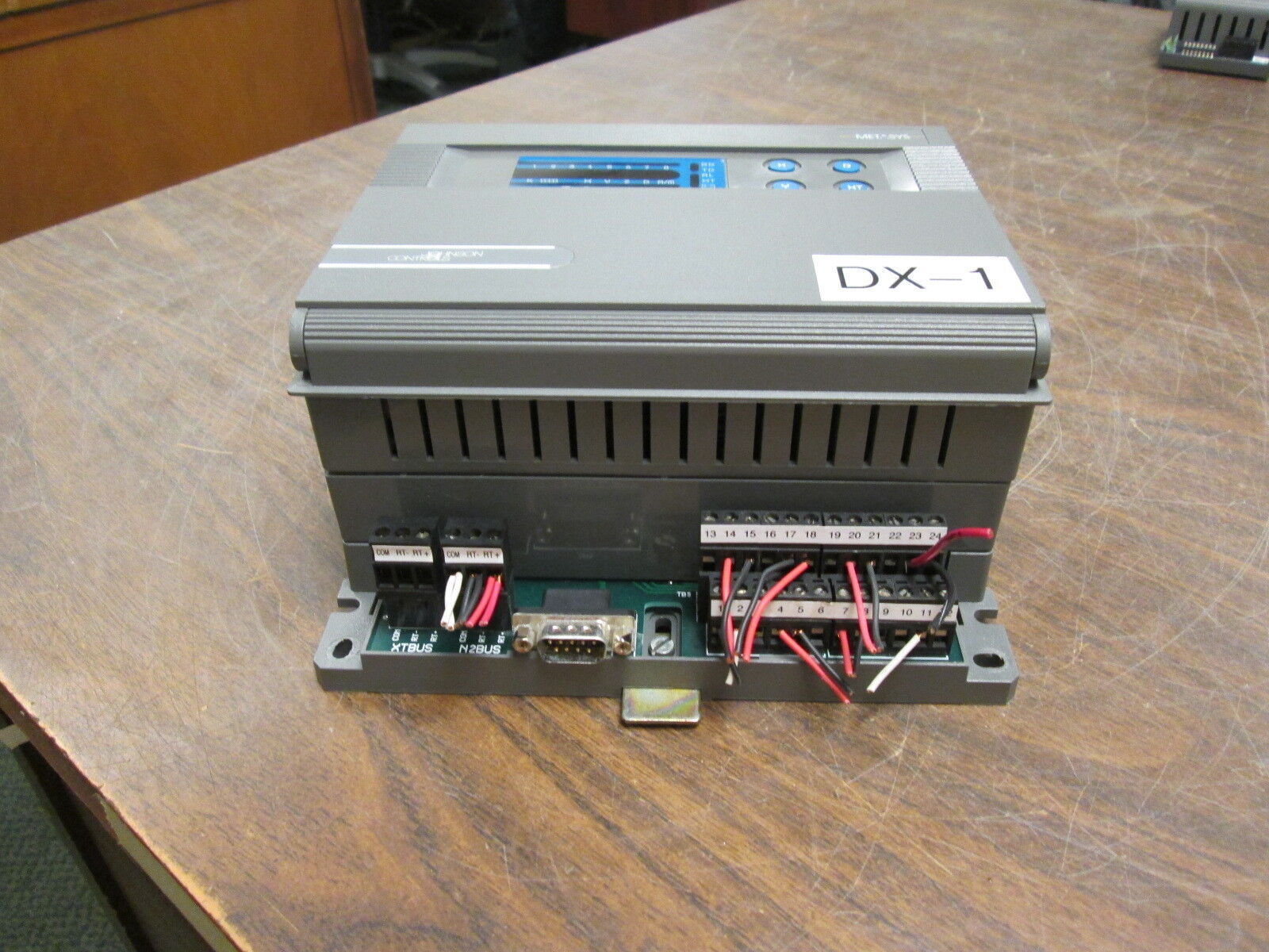 Johnson Controls / Metasys Controller DX-9100-8454 24VAC *Cracked Side* Used