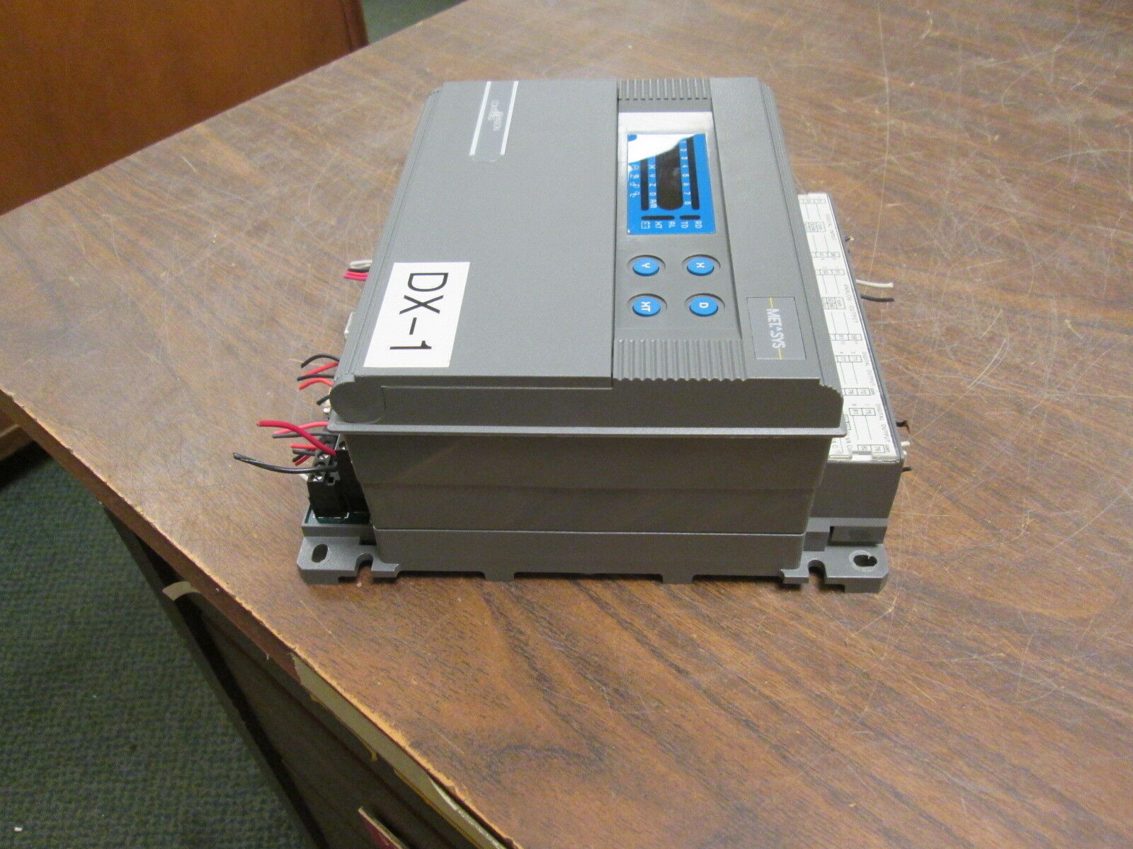 Johnson Controls / Metasys Controller DX-9100-8454 24VAC *Cracked Side* Used