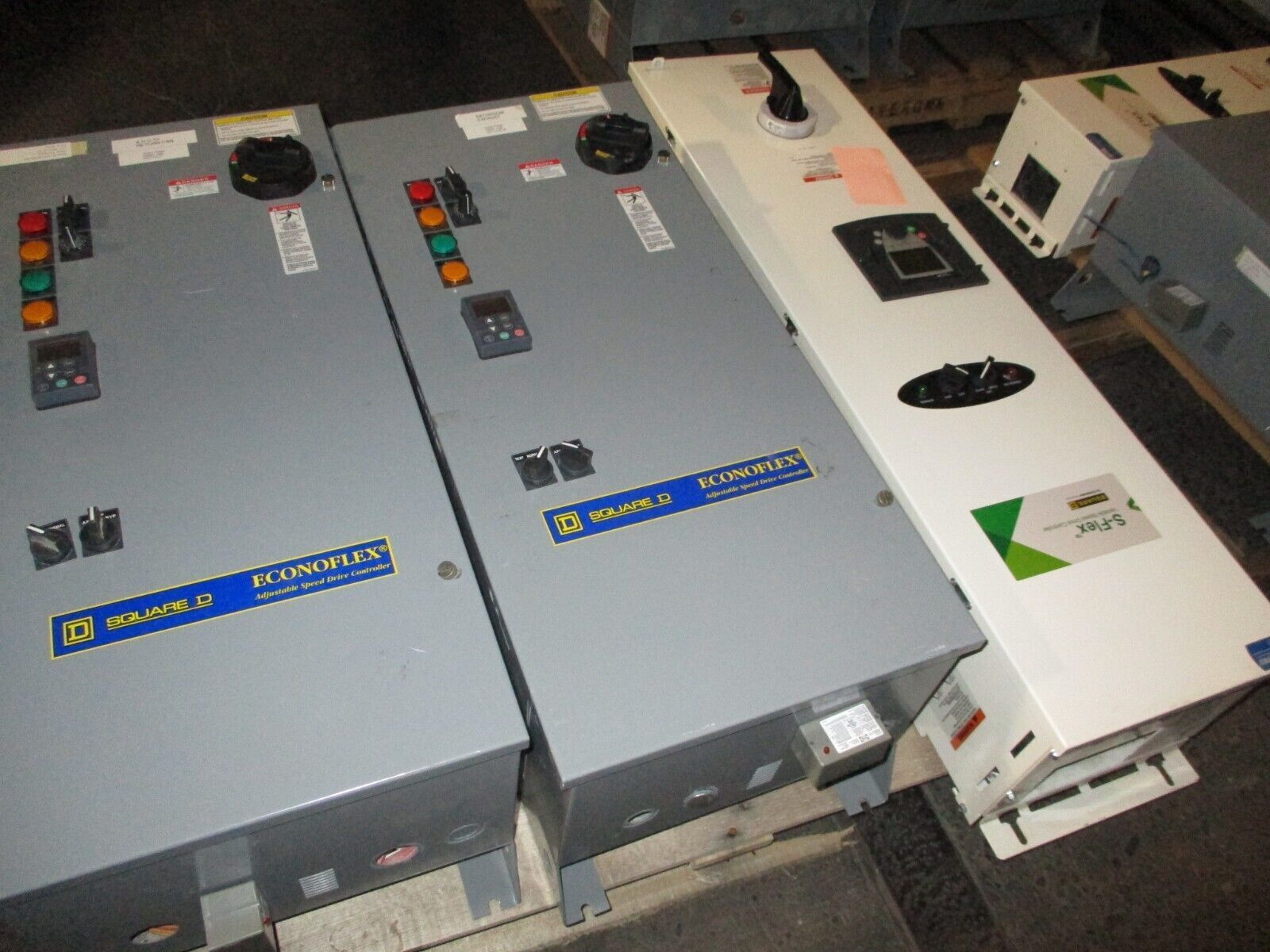 Square D EconoFlex Altivar AC Drive w/ Bypass 8839 58ECG4VY Ser. A 1HP 3Ph Used