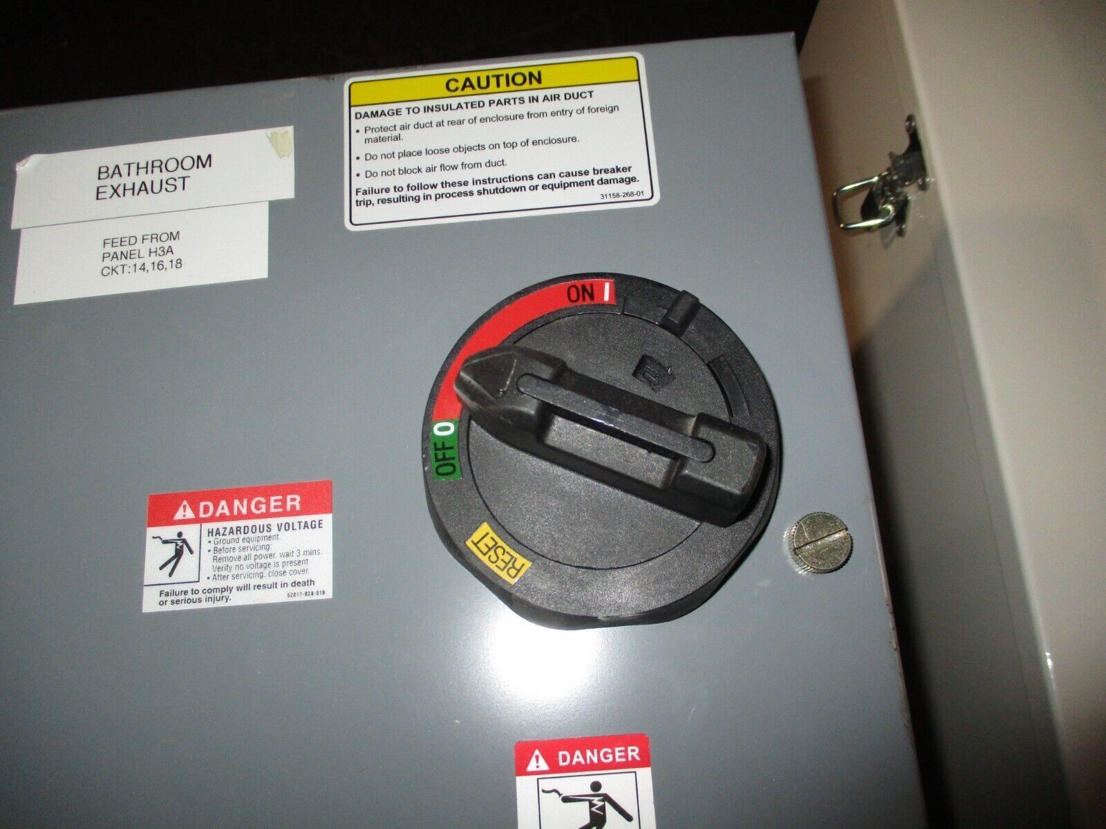 Square D EconoFlex Altivar AC Drive w/ Bypass 8839 58ECG4VY Ser. A 1HP 3Ph Used