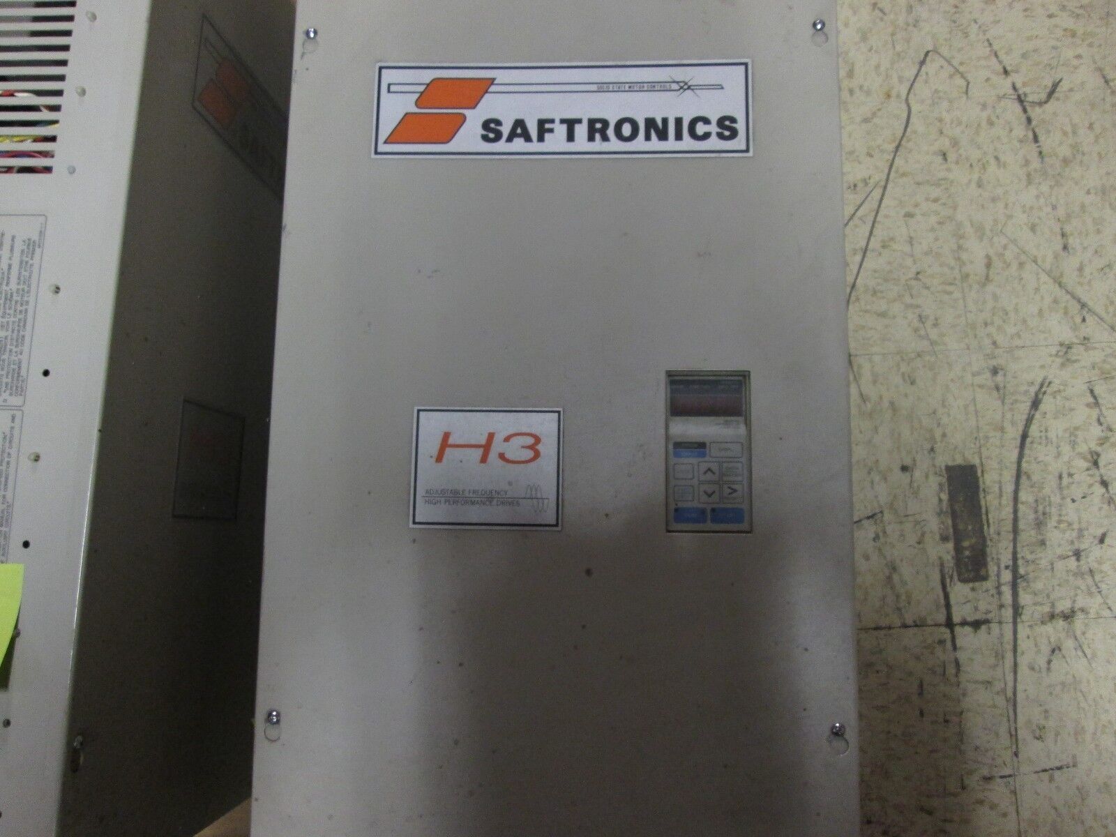 Saftronics/Magnetek 500-575V Ac Drive CIMR-HU5015 20 HP Inputs Outputs Used