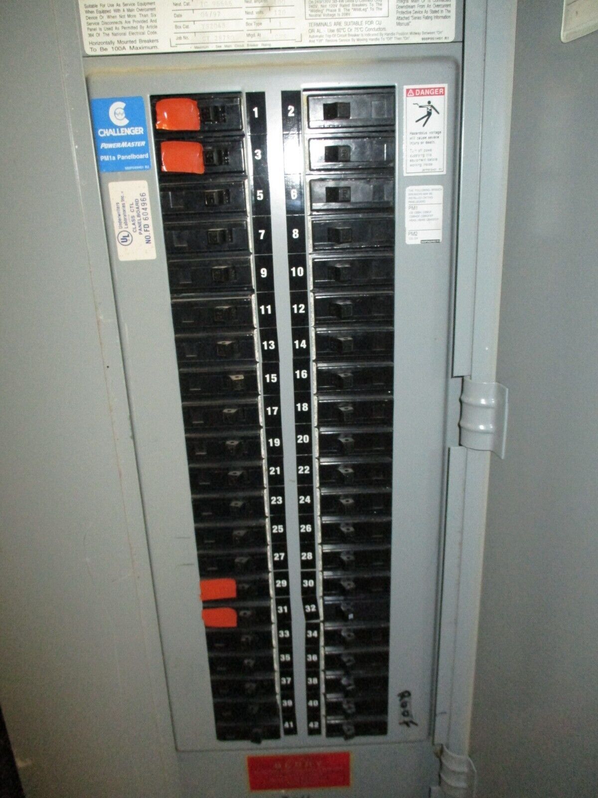 Challenger Main Breaker Breaker Panel PM1A 100A Main 208/120V 3Ph 4W 42-Slot