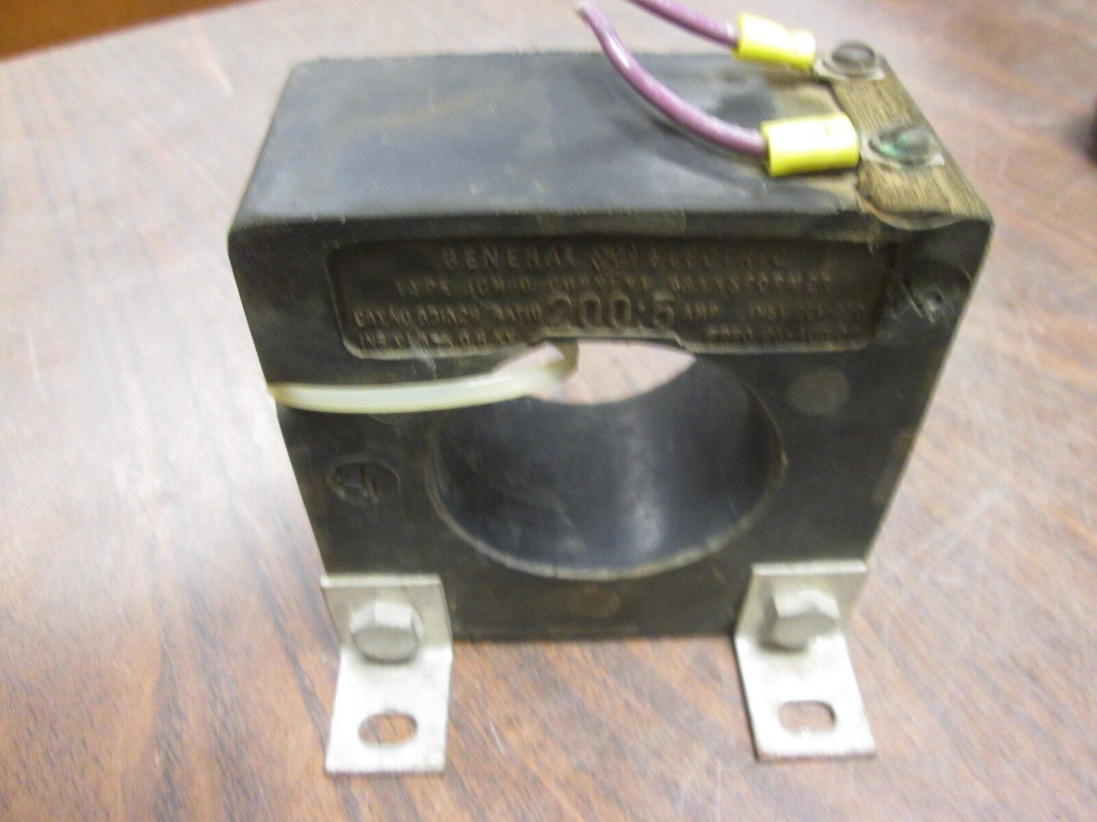 GE Current Transformer 631X29 Ratio 200:5A Used