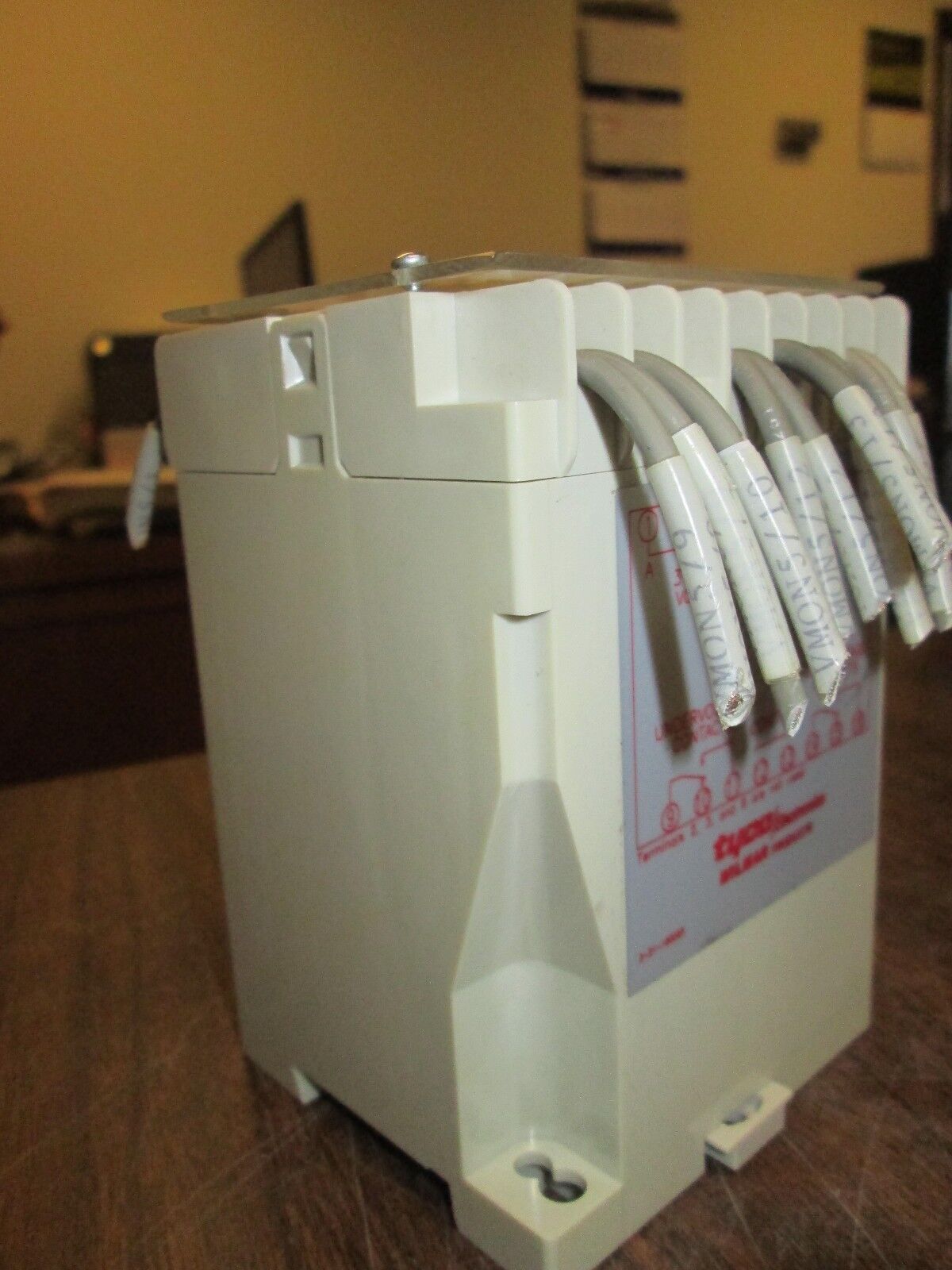 Tyco Electronics Over / Undervoltage Relay WD2759-002 Used