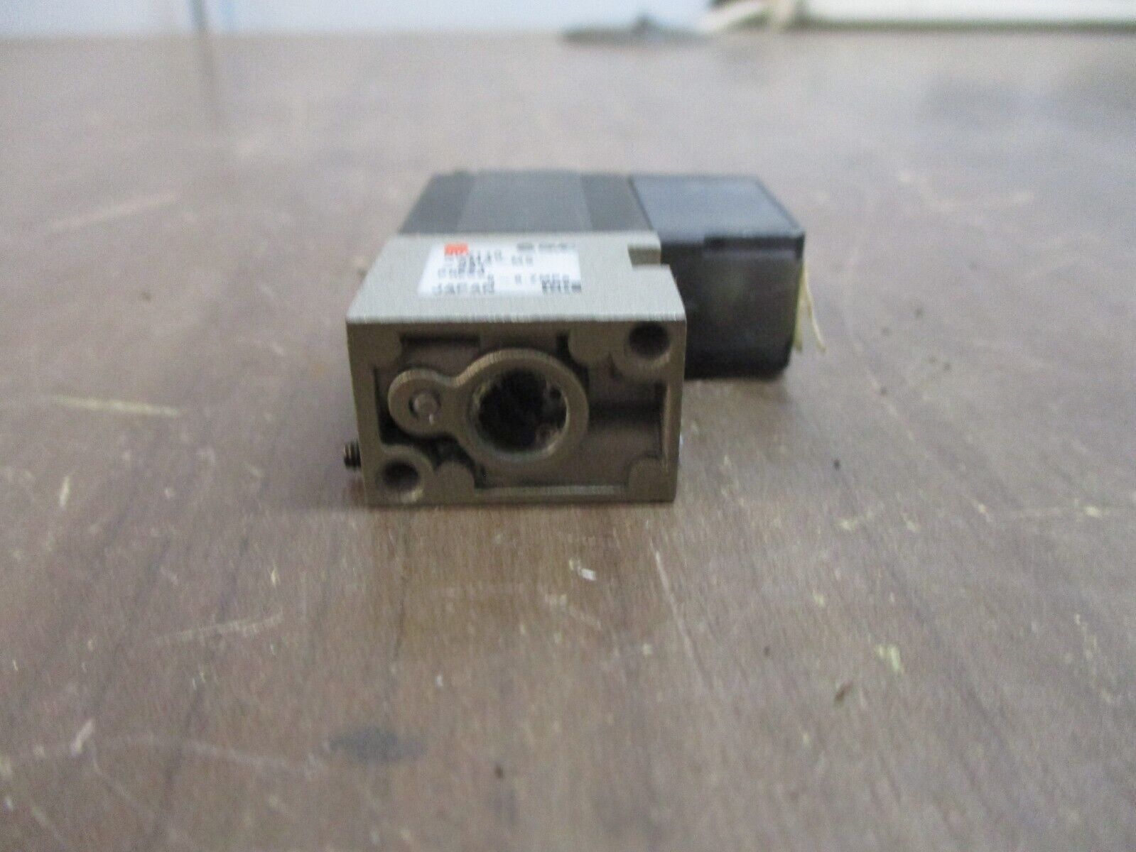 SMC Solenoid Valve NVZ110-3MZ-MS-X51 0-0.7 mpa Used
