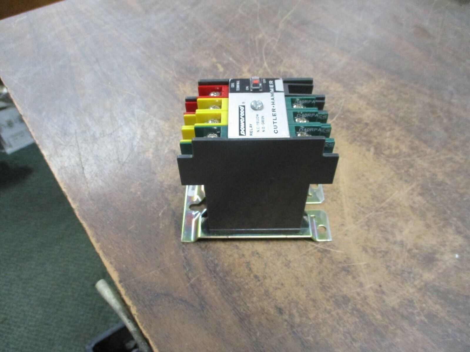 Cutler-Hammer Type R "Powereed" Relay D40RB 120V Coil Used