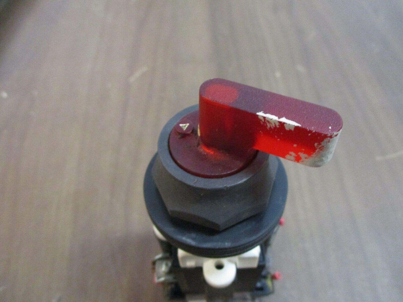 Westinghouse Illuminated Selector Switch PB1T1P Model B 120V 60Hz Red Used