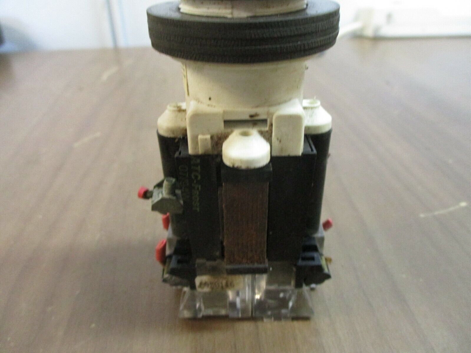 Westinghouse Illuminated Selector Switch PB1T1P Model B 120V 60Hz Red Used