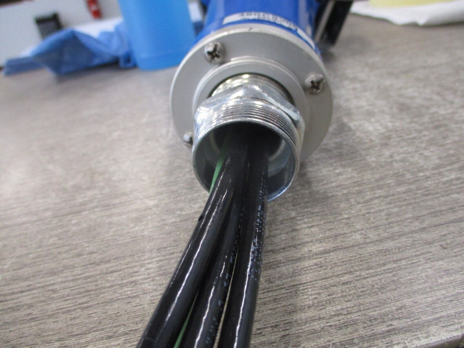 Hubbell Connector 460C9V05 60A 250V *Conduit End* Used