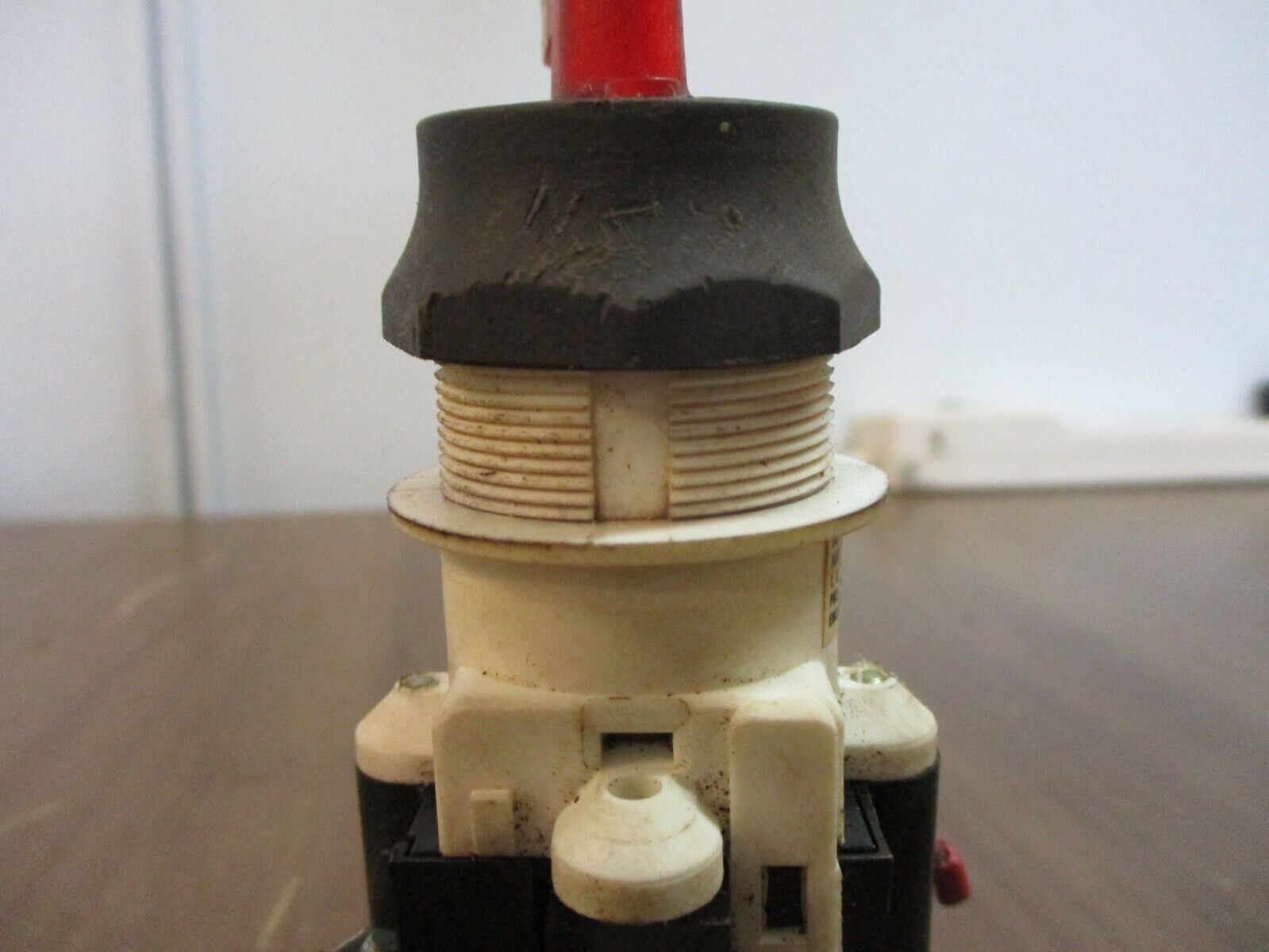 Westinghouse Illuminated Selector Switch PB1T1P Model B 120V 60Hz Red, Used