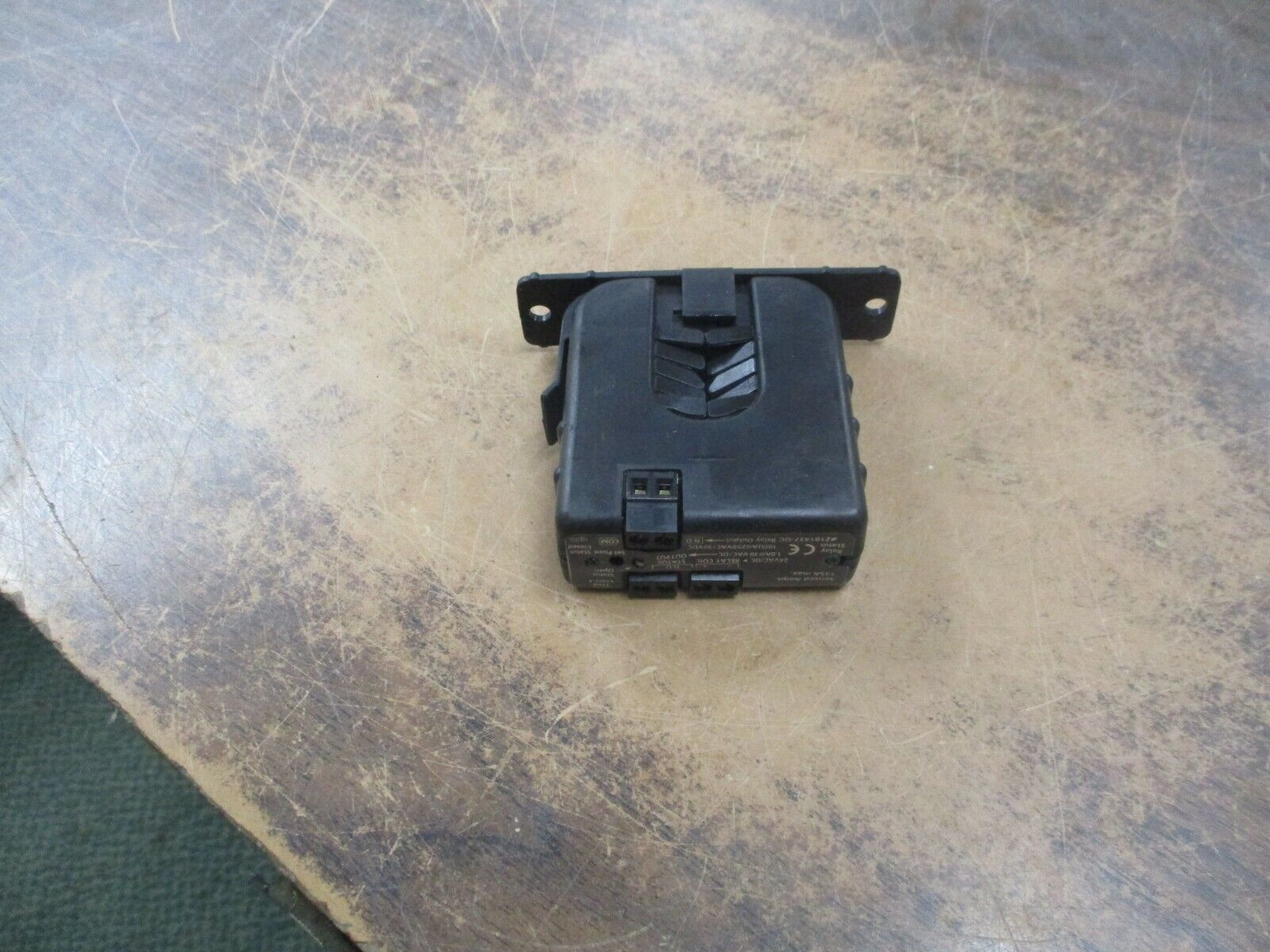 Veris Hawkeye 938 Current Switch Z101437-OC 135A Sensed Used