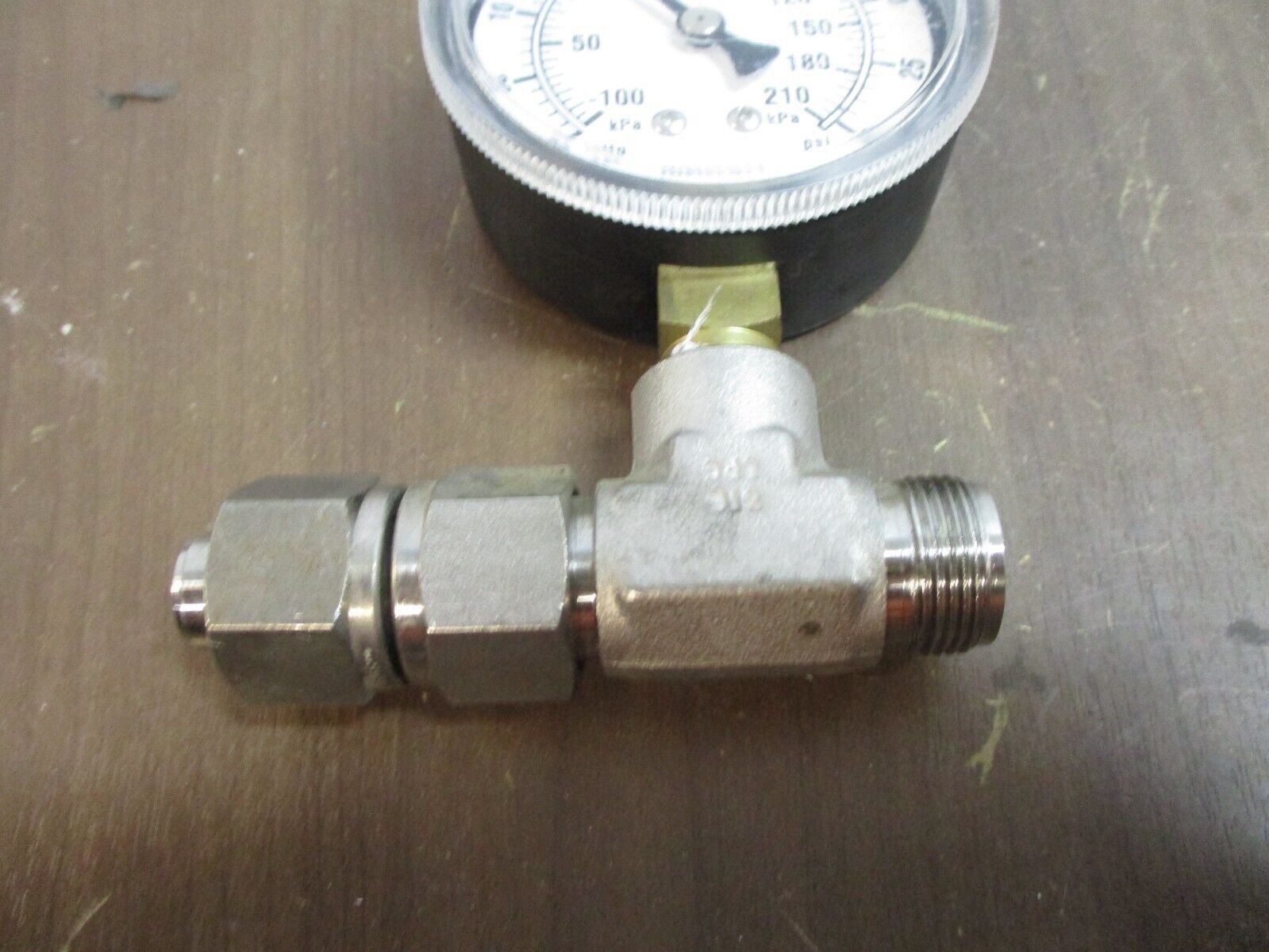 Marsh Pressure Gauge Range: -30 to 30 PSI Used
