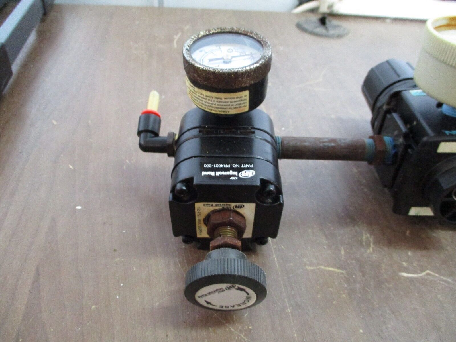 Wilkerson Filter Regulator F18-03-SH00 / R18-03-F000 Used