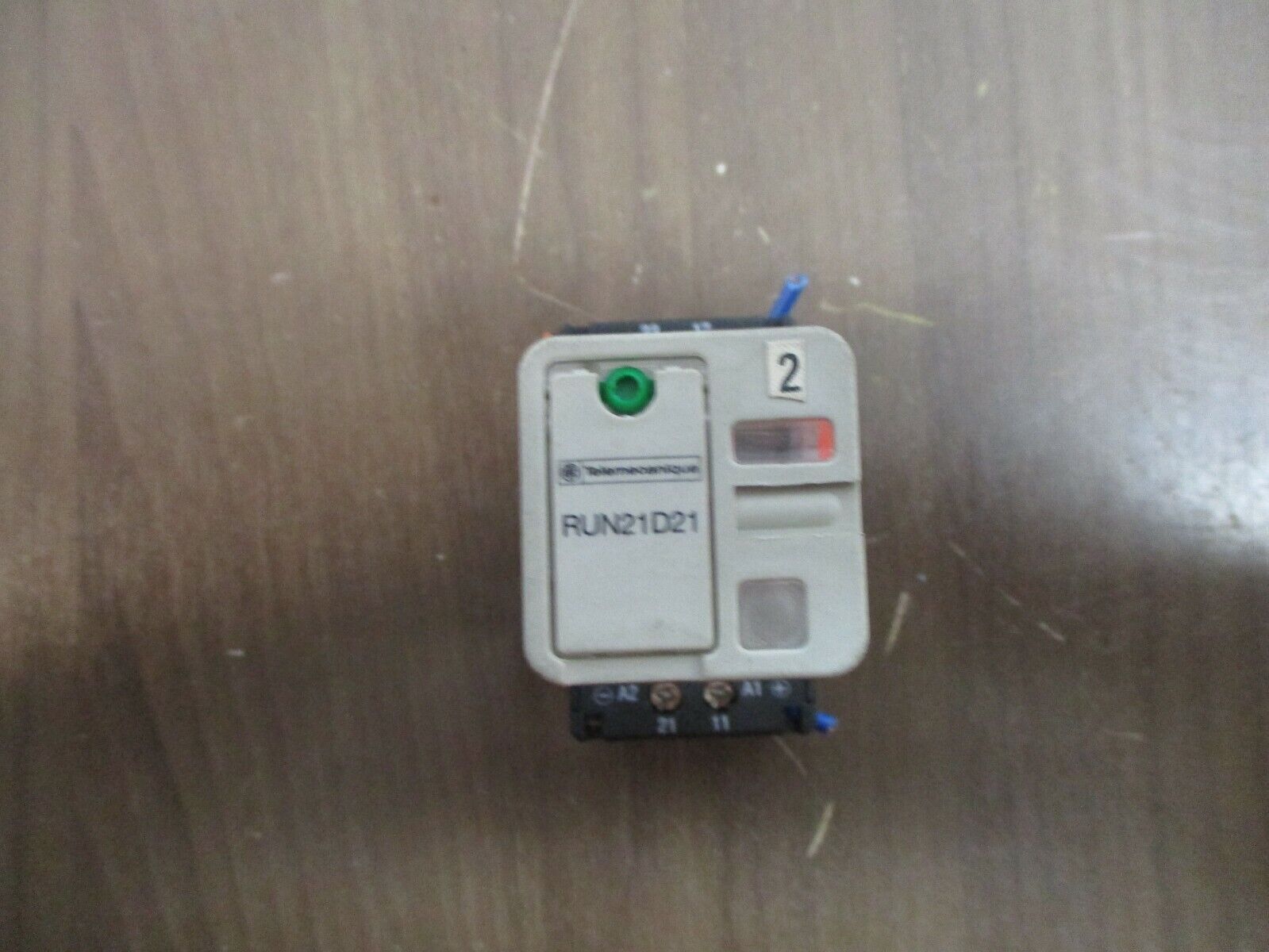 Telemecanique Relay RUN 21D21 BD 24VDC w/ Base Used