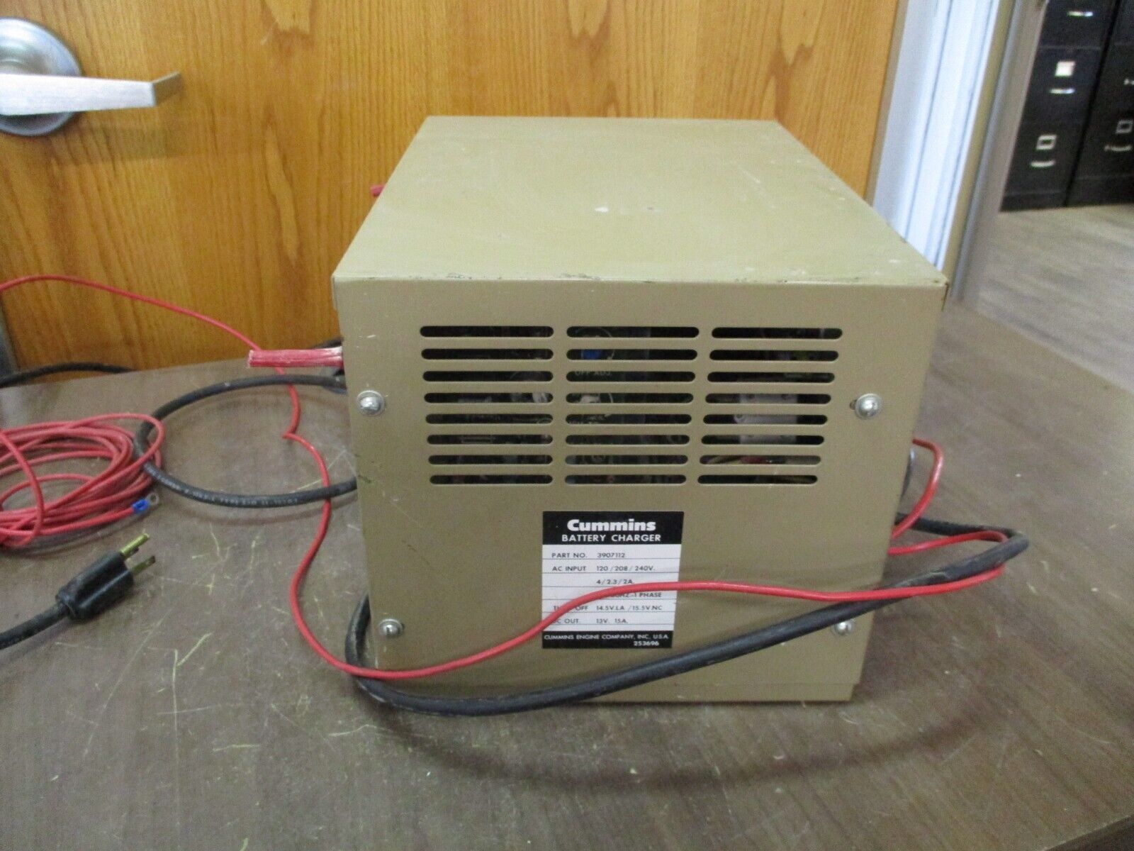 Cummins Battery Charger 3907112 Output: 13VDC 15A Used