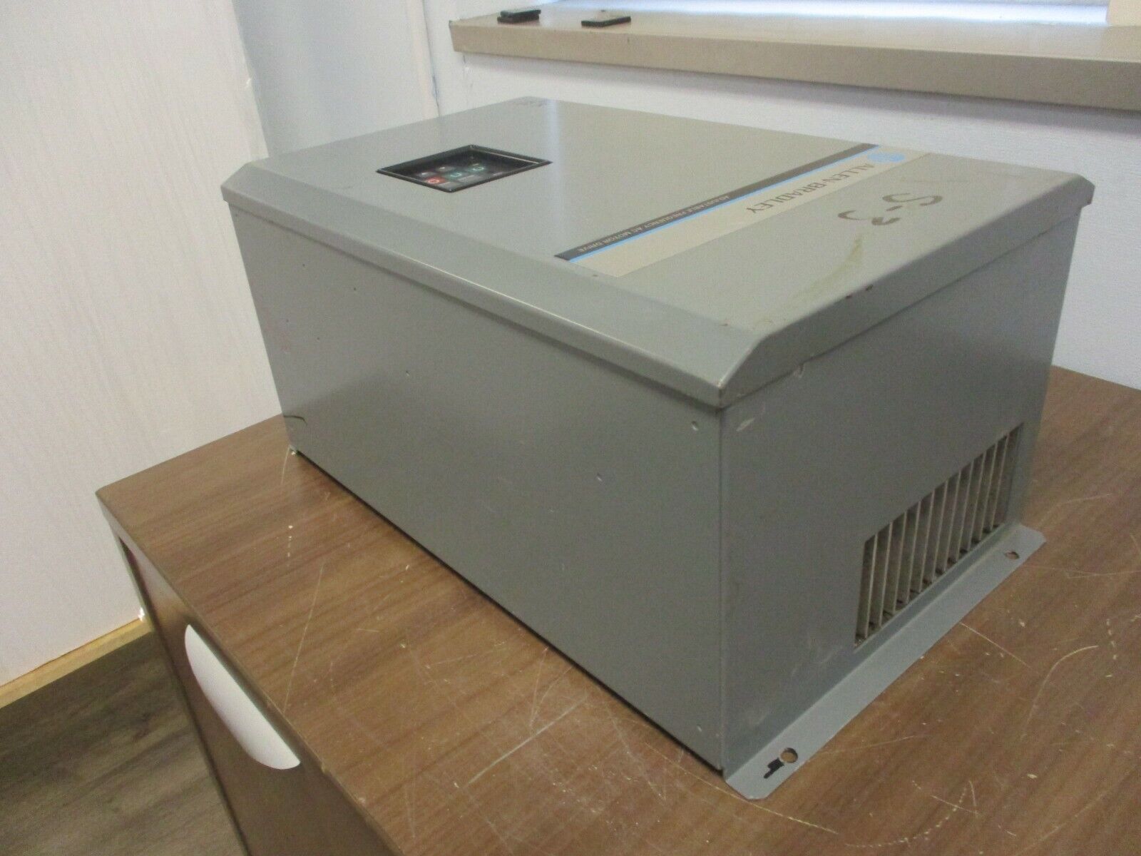 Allen-Bradley AC Drive 1333-DAA Ser. D 7.5HP 3Ph Used