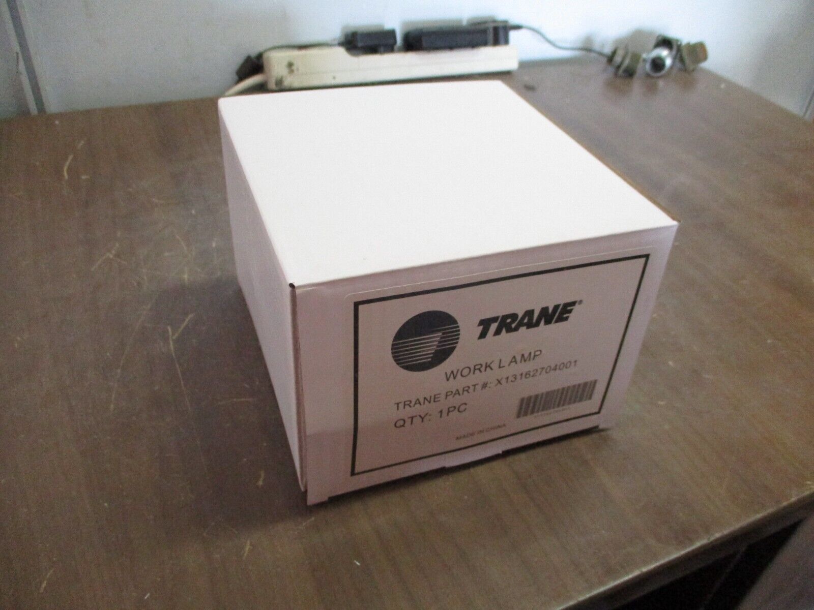 Trane LED Work Lamp X13162704001 14W 24VAC 6500k New Surplus