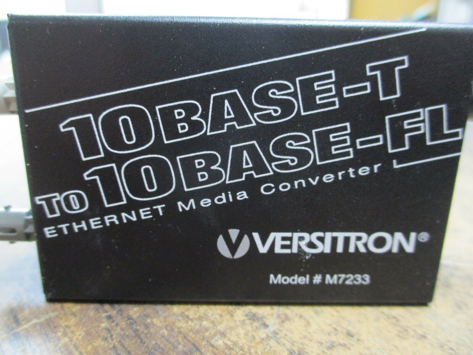 Versitron 10Base-T to 10Base-FL Ethernet Media Converter M7233 Used