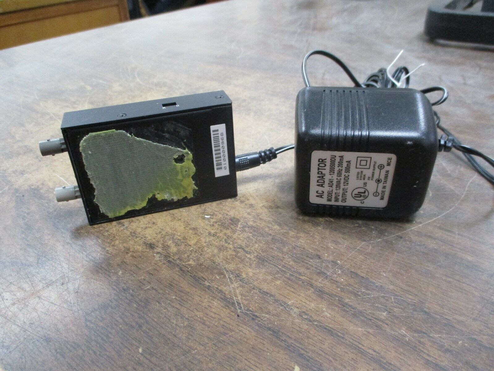 Versitron 10Base-T to 10Base-FL Ethernet Media Converter M7233 Used