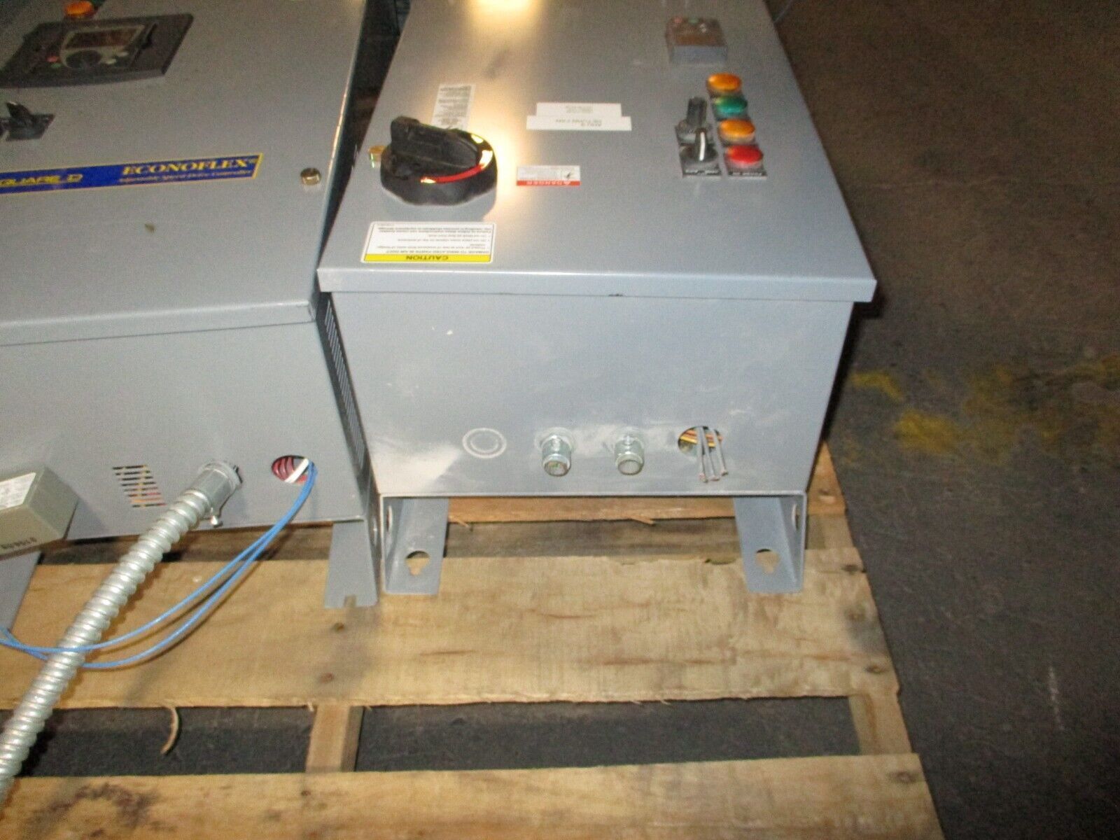 Square D Econoflex Altivar AC Drive w/ Bypass 8839 58EGG4VY Ser. A 7.5HP 3Ph