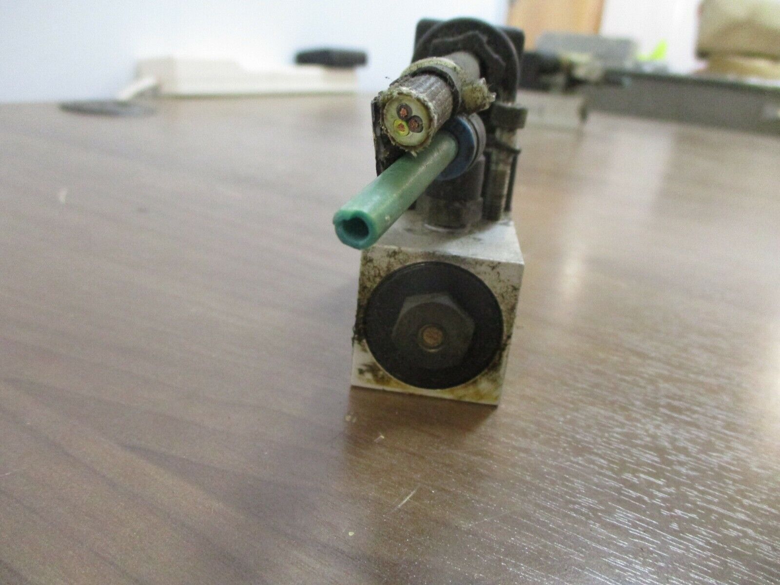 Festo Vacuum Switch VPEV-1/8 250VAC 125VDC -3 - -15PSI Used