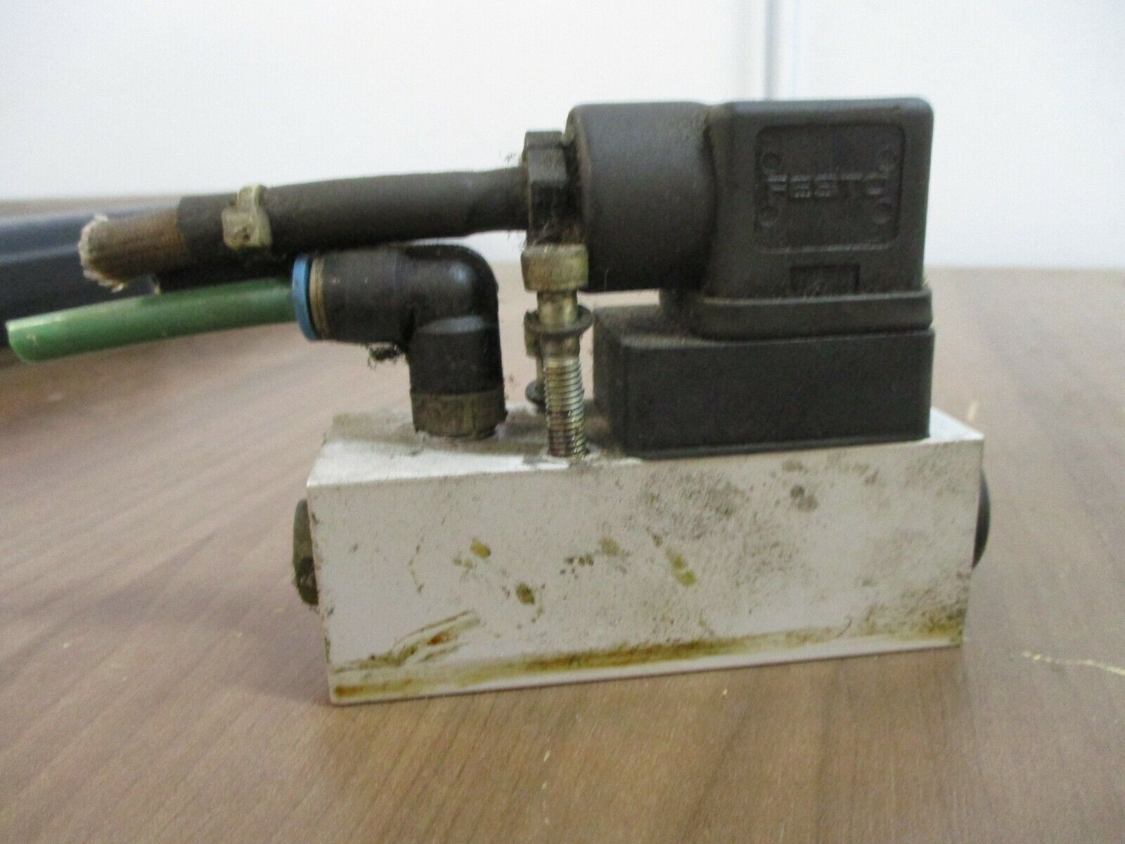 Festo Vacuum Switch VPEV-1/8 250VAC 125VDC -3 - -15PSI Used