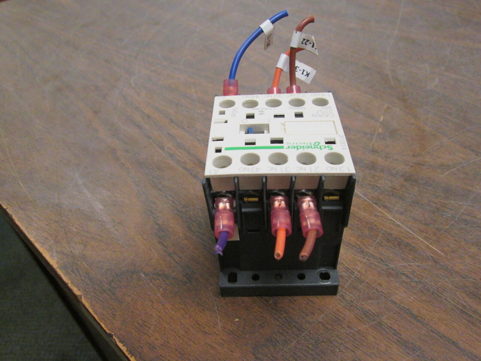 Schneider Electric Contactor CA2KN 22S7 500V 50/60Hz 10A Used