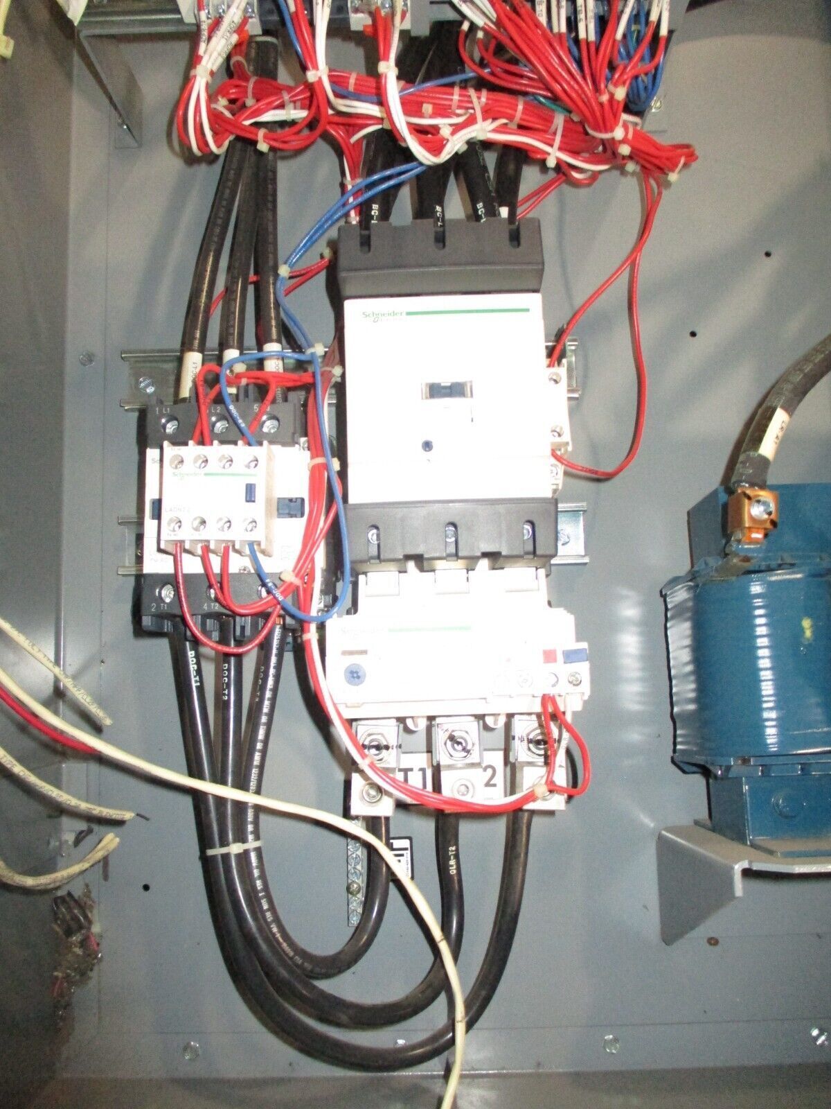 Square D E-Flex Altivar AC Drive w/ Bypass 8839 EFDRG4VY Ser. B 75HP 3Ph Used