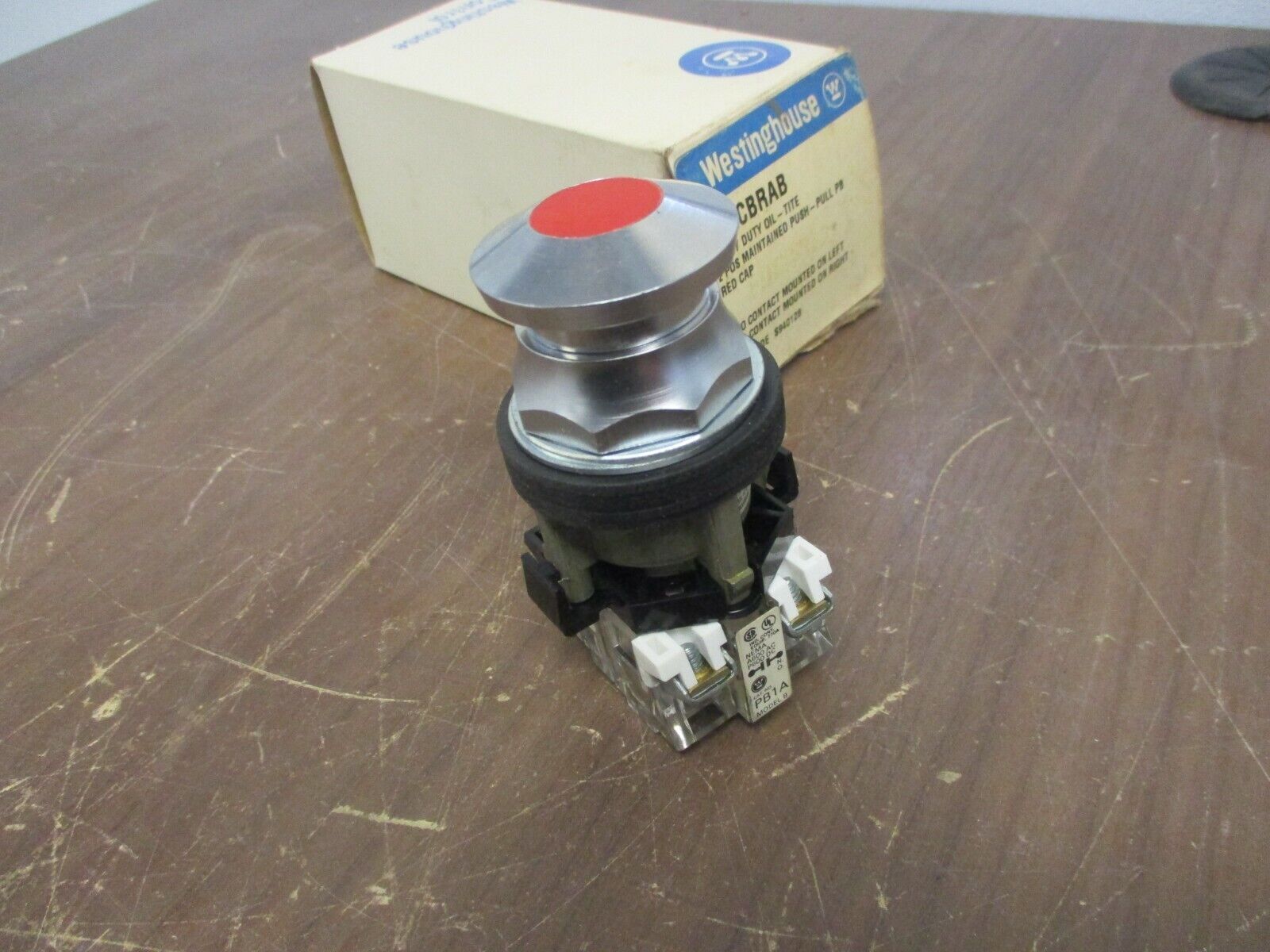 Westinghouse Oil-Tite 2-Position Maintained Push Button PB1CBRAB Red Cap