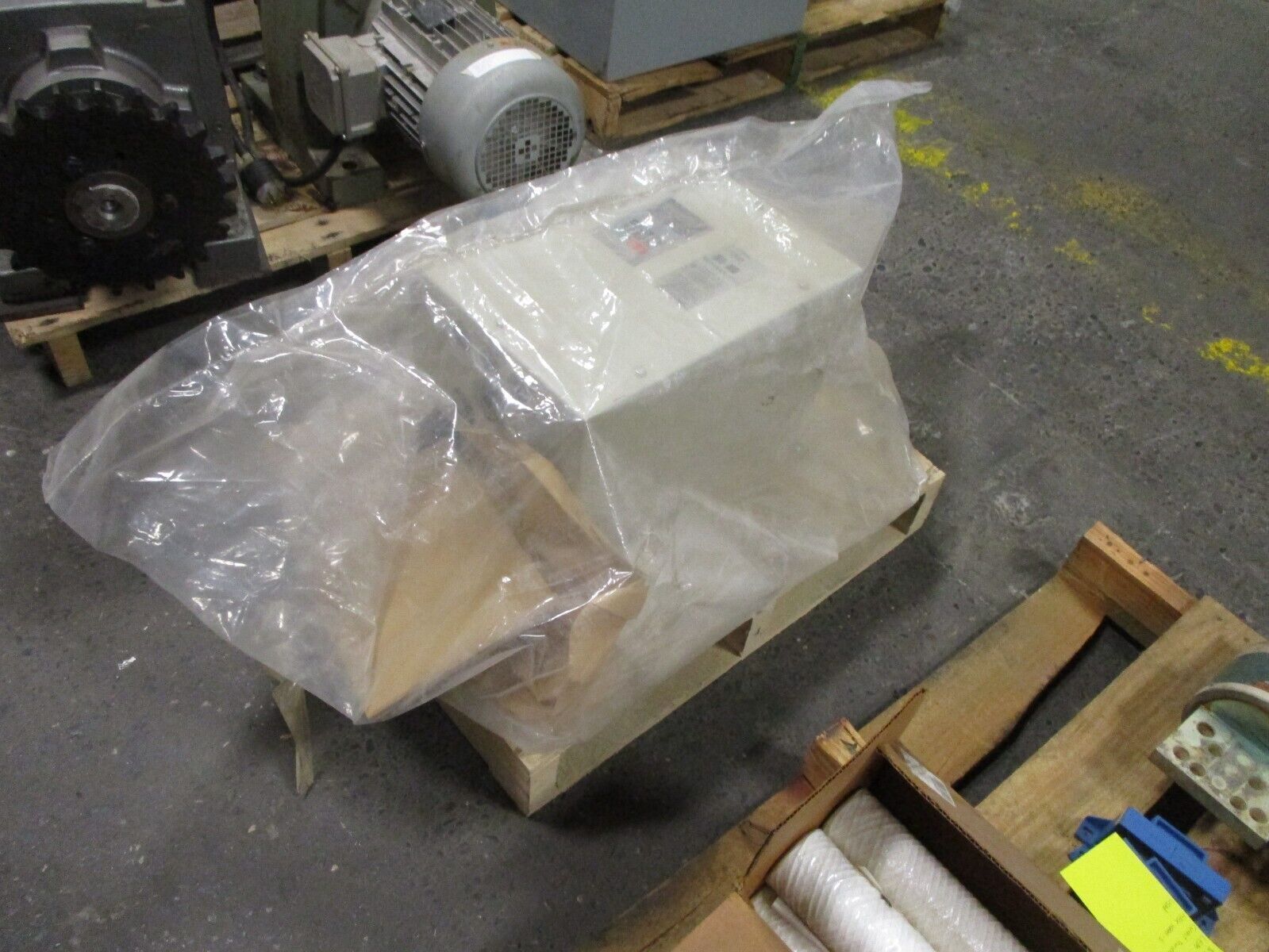 Yaskawa V1000 AC Drive CIMR-VU4A0018GAA 10HP 400V 3Ph 17.5/14.8A Nema 4X / IP66