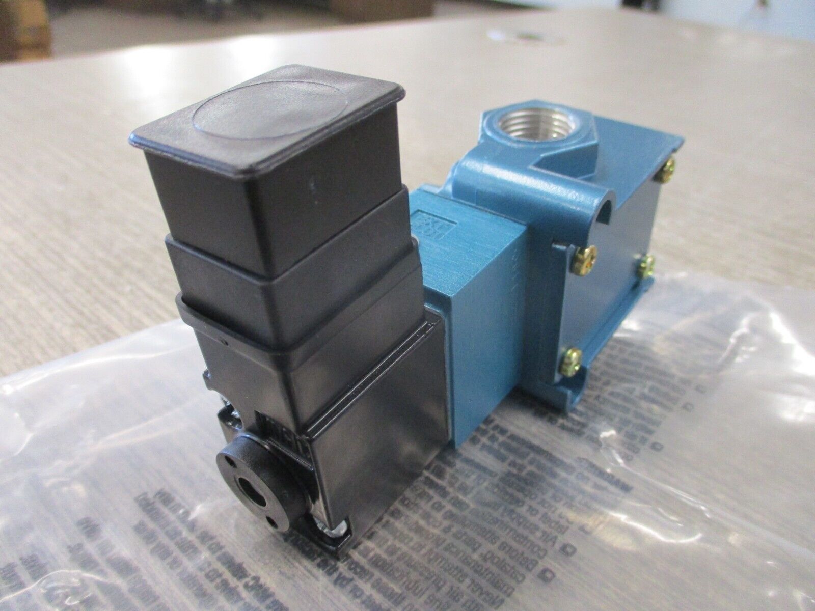 MAC Solenoid Valve 55B-12-PI-871JM New Surplus