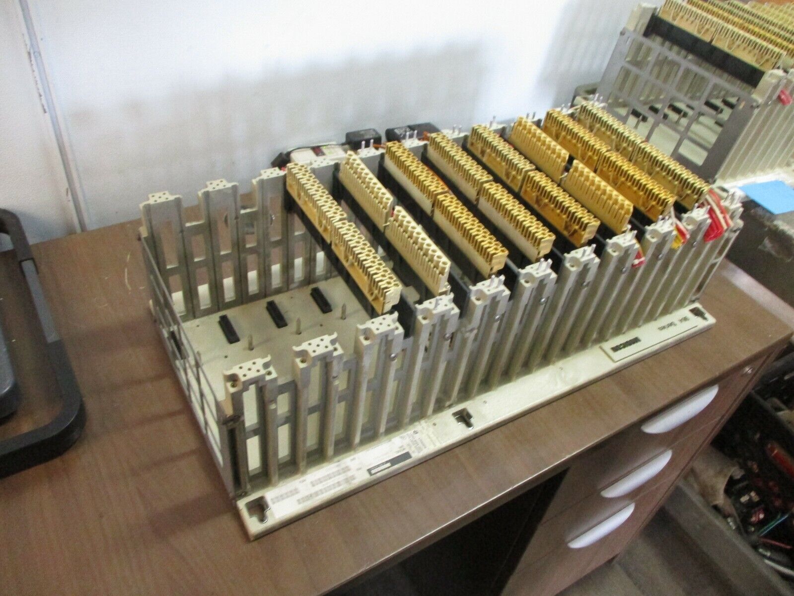 AEG Modicon AS-H827-209 PLC Rack AS-9536-000 Used