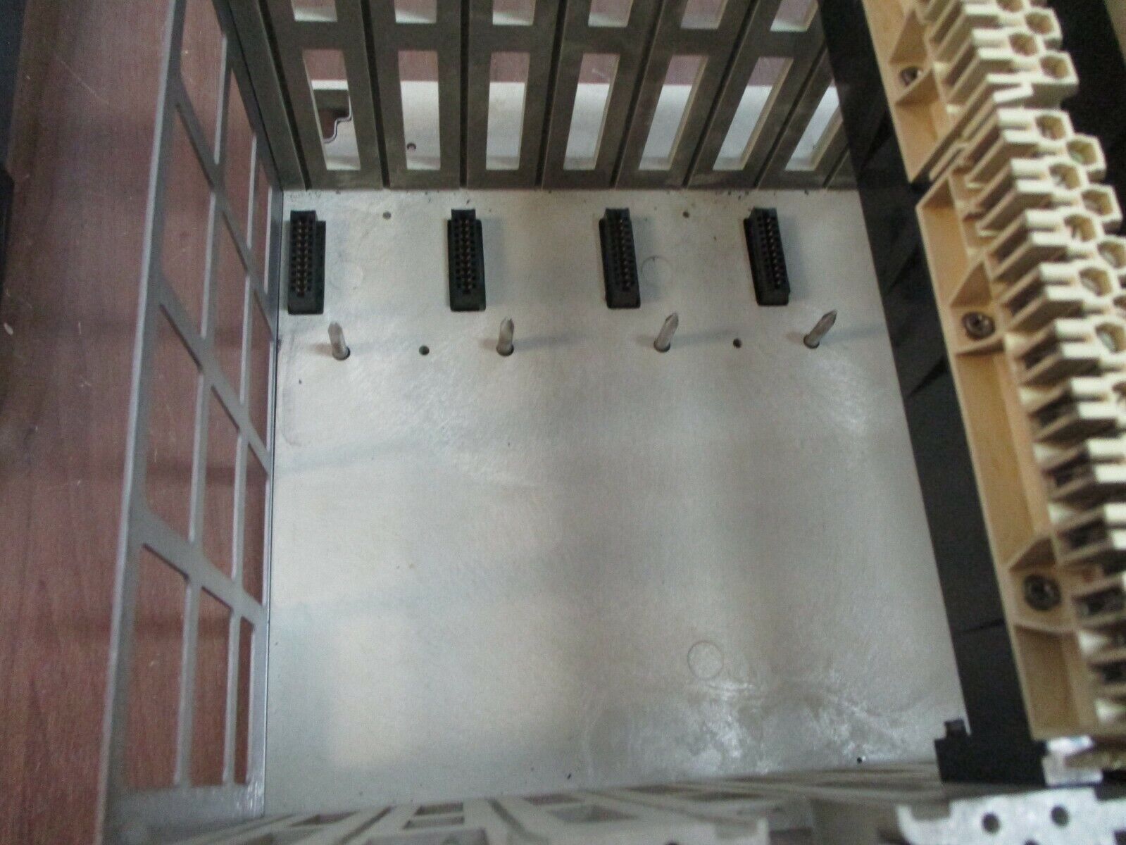 AEG Modicon AS-H827-209 PLC Rack AS-9536-000 Used