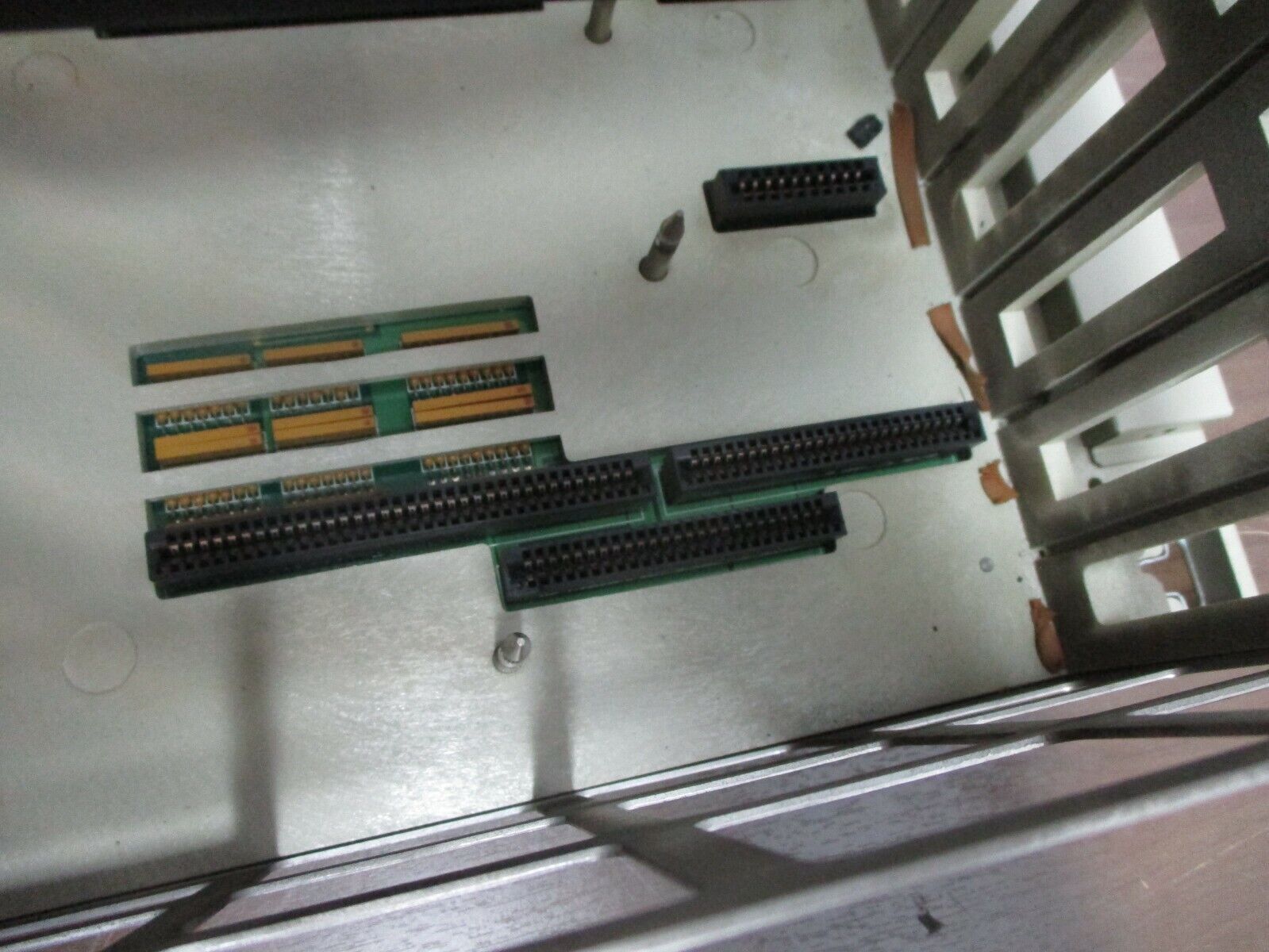 AEG Modicon AS-H827-209 PLC Rack AS-9536-000 Used