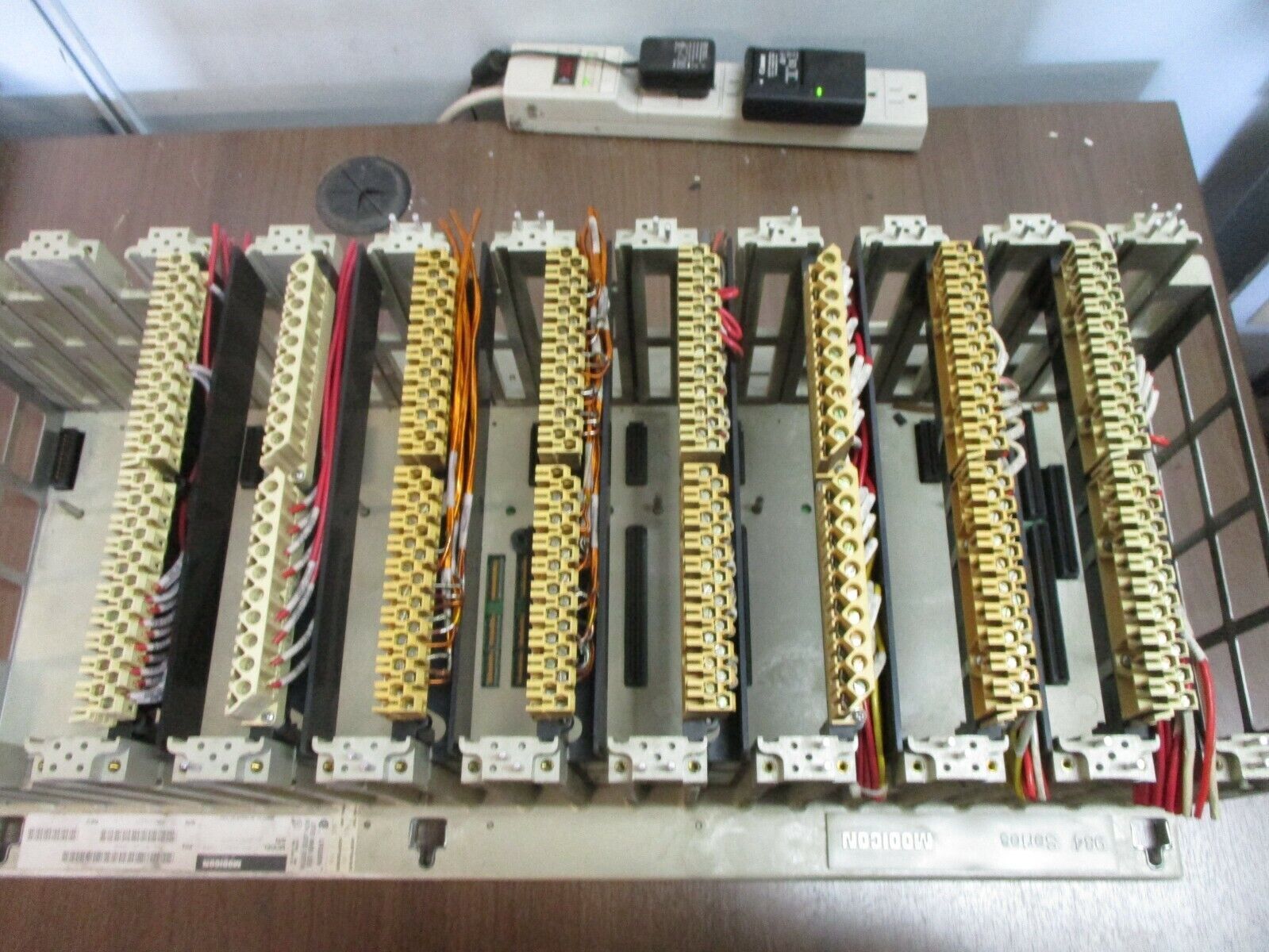 AEG Modicon AS-H827-209 PLC Rack AS-9536-000 Used