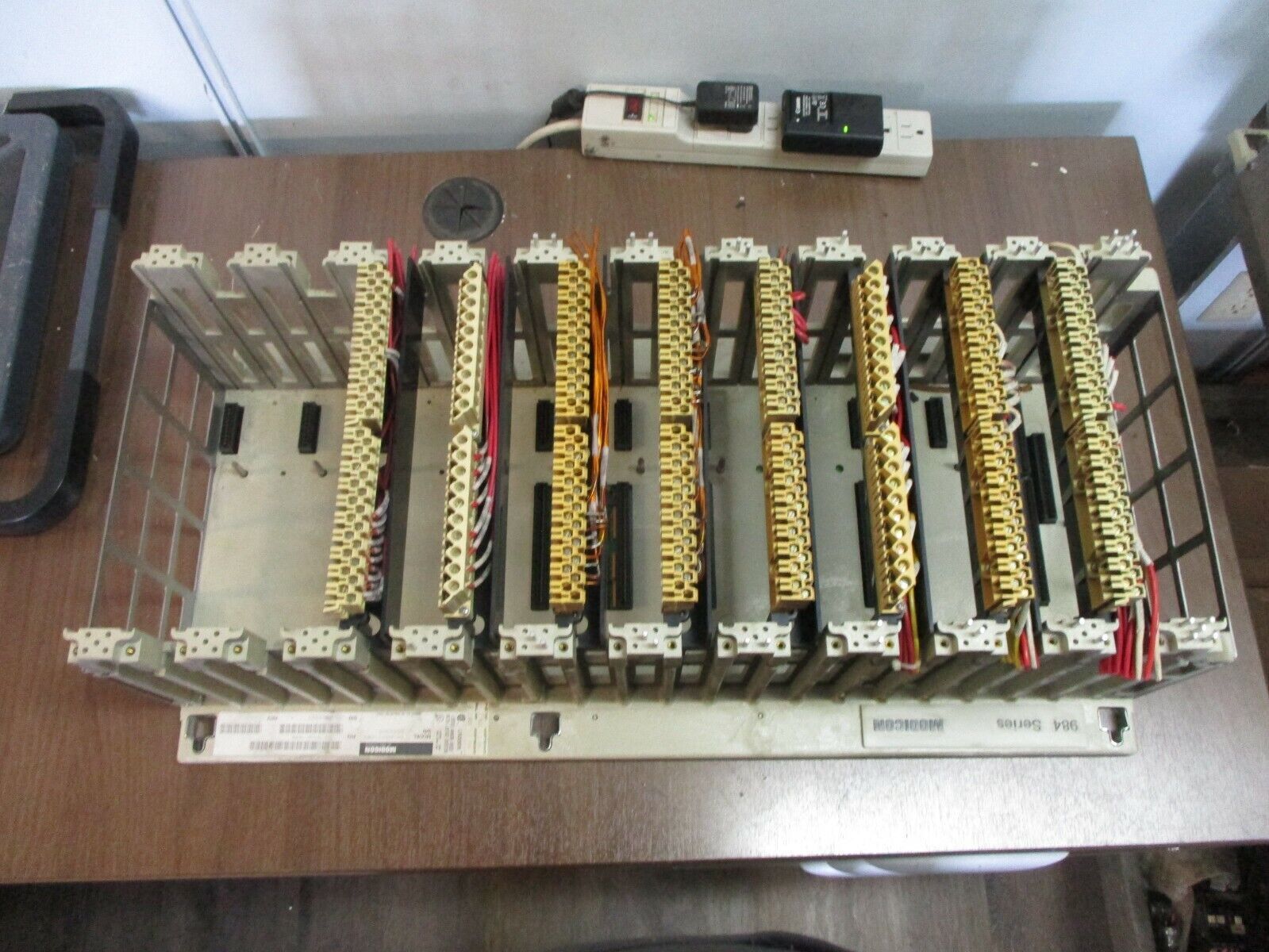 AEG Modicon AS-H827-209 PLC Rack AS-9536-000 Used