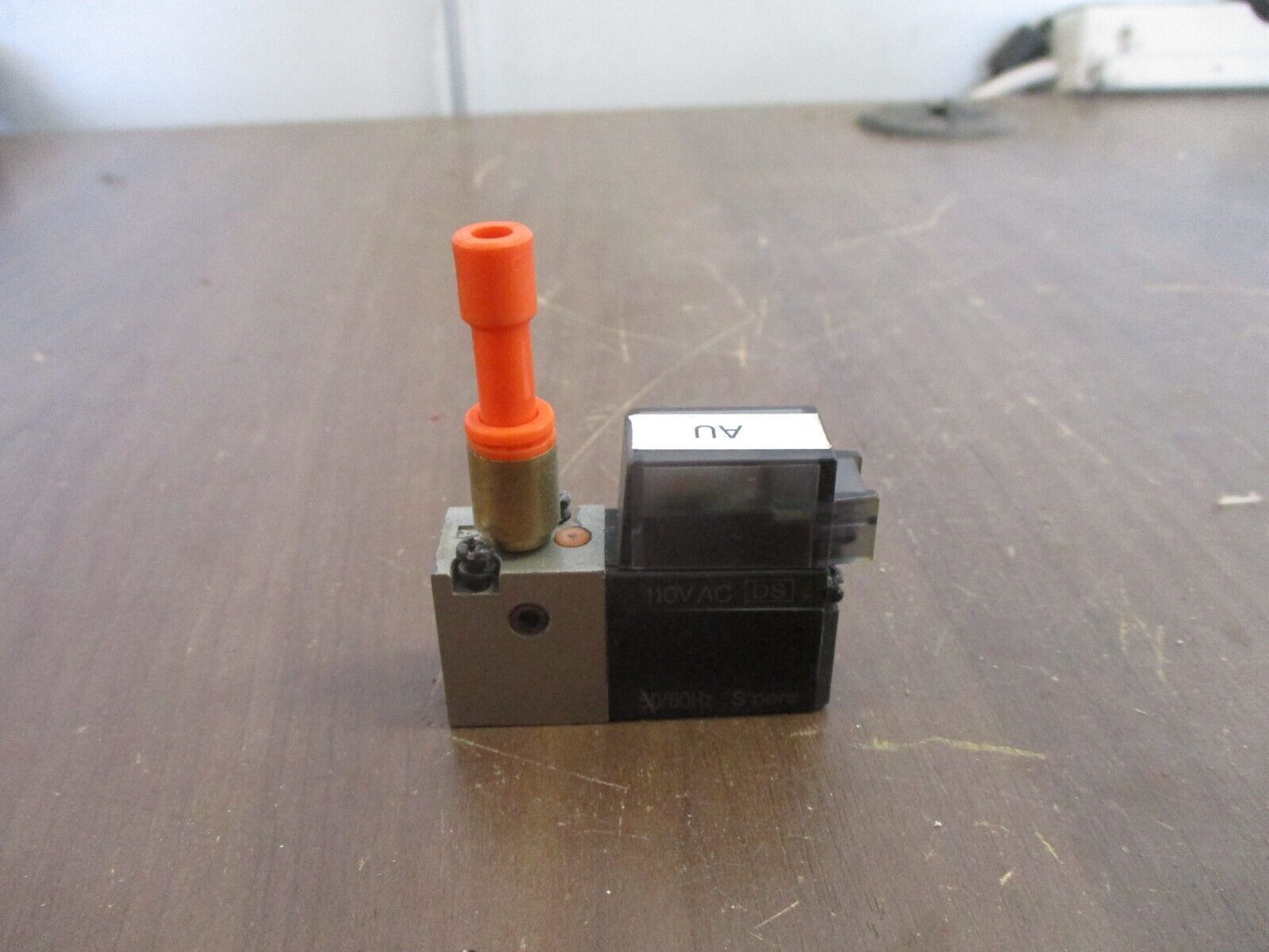SMC Solenoid Valve NVZ110-3MZ-M5-X51 0-0.7 MPA Used