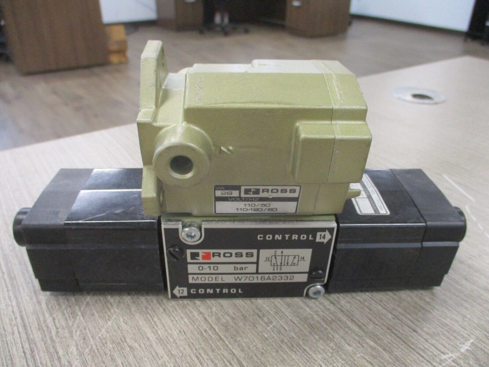 Ross Solenoid Valve W7016A2332 100-130V 60HZ New Surplus