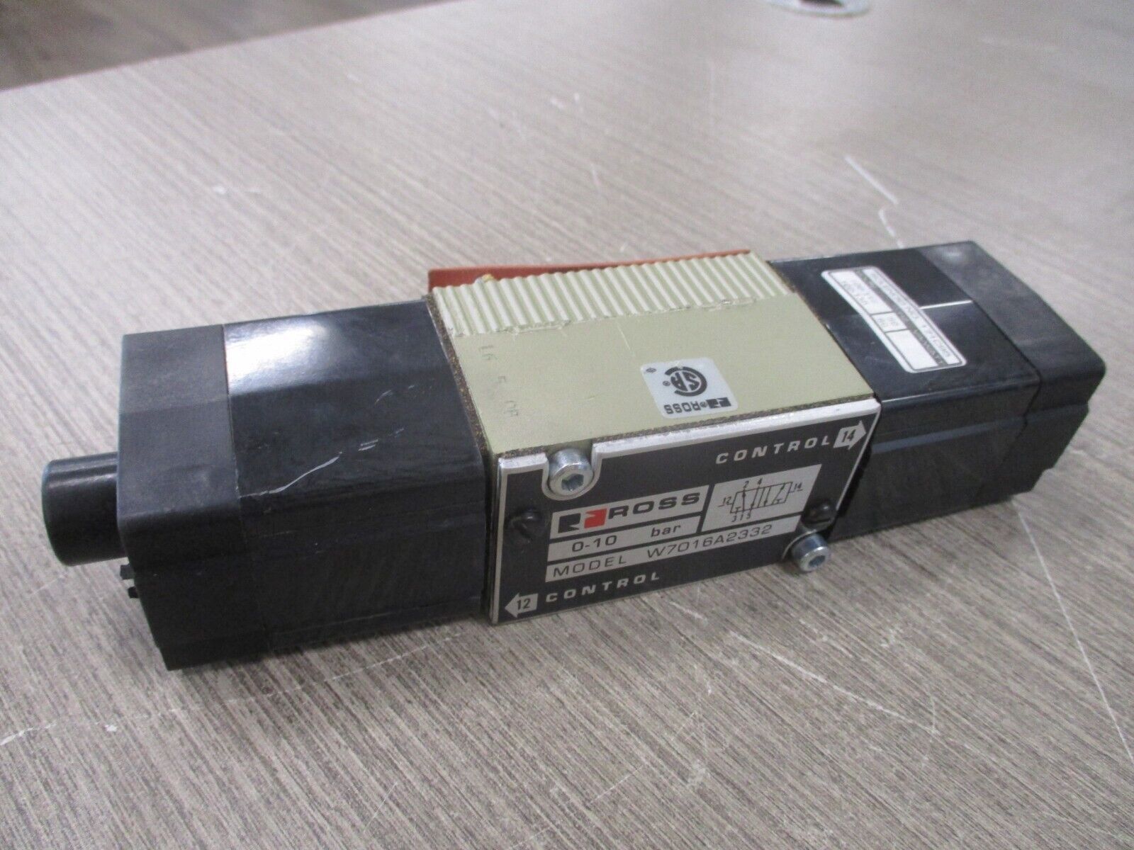 Ross Solenoid Valve W7016A2332 100-130V 60HZ New Surplus