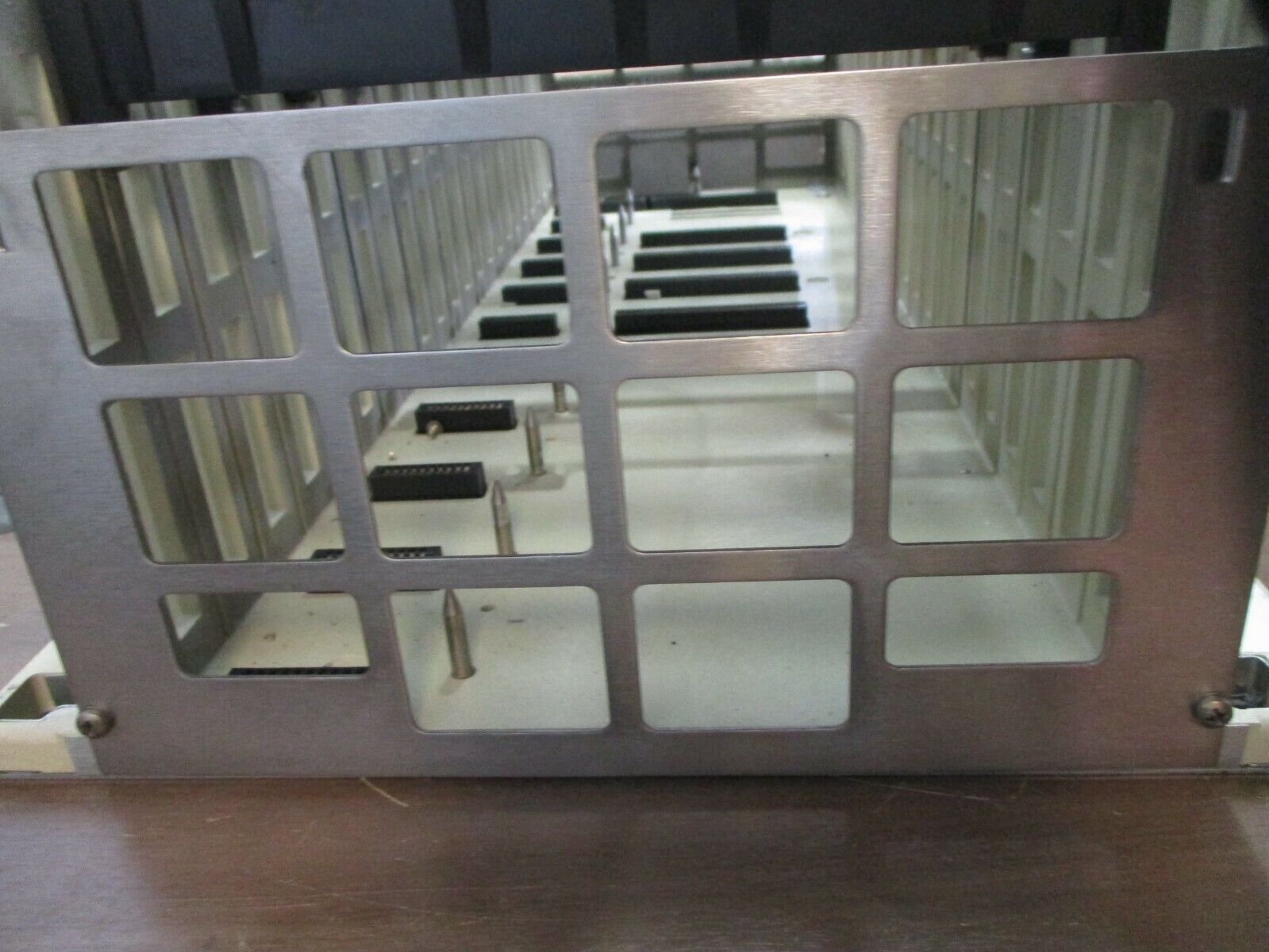 AEG Modicon AS-H827-209 PLC Rack AS-9536-000 Used