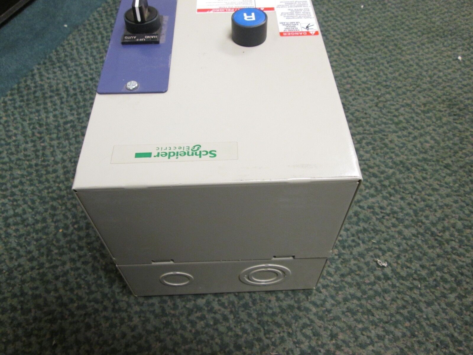 Schneider Electric Enclosed Starter LC1D18 Solid state overload 9-13A 120V coil