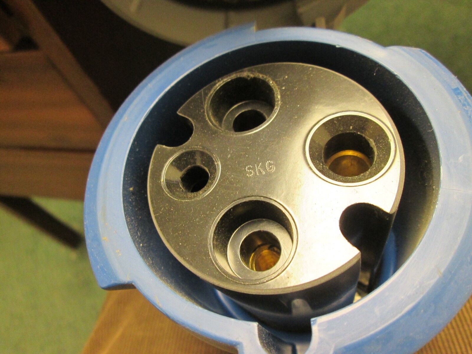 Hubbell Connector 360C3W 60A 250VDC 2P 3W Conduit End Used