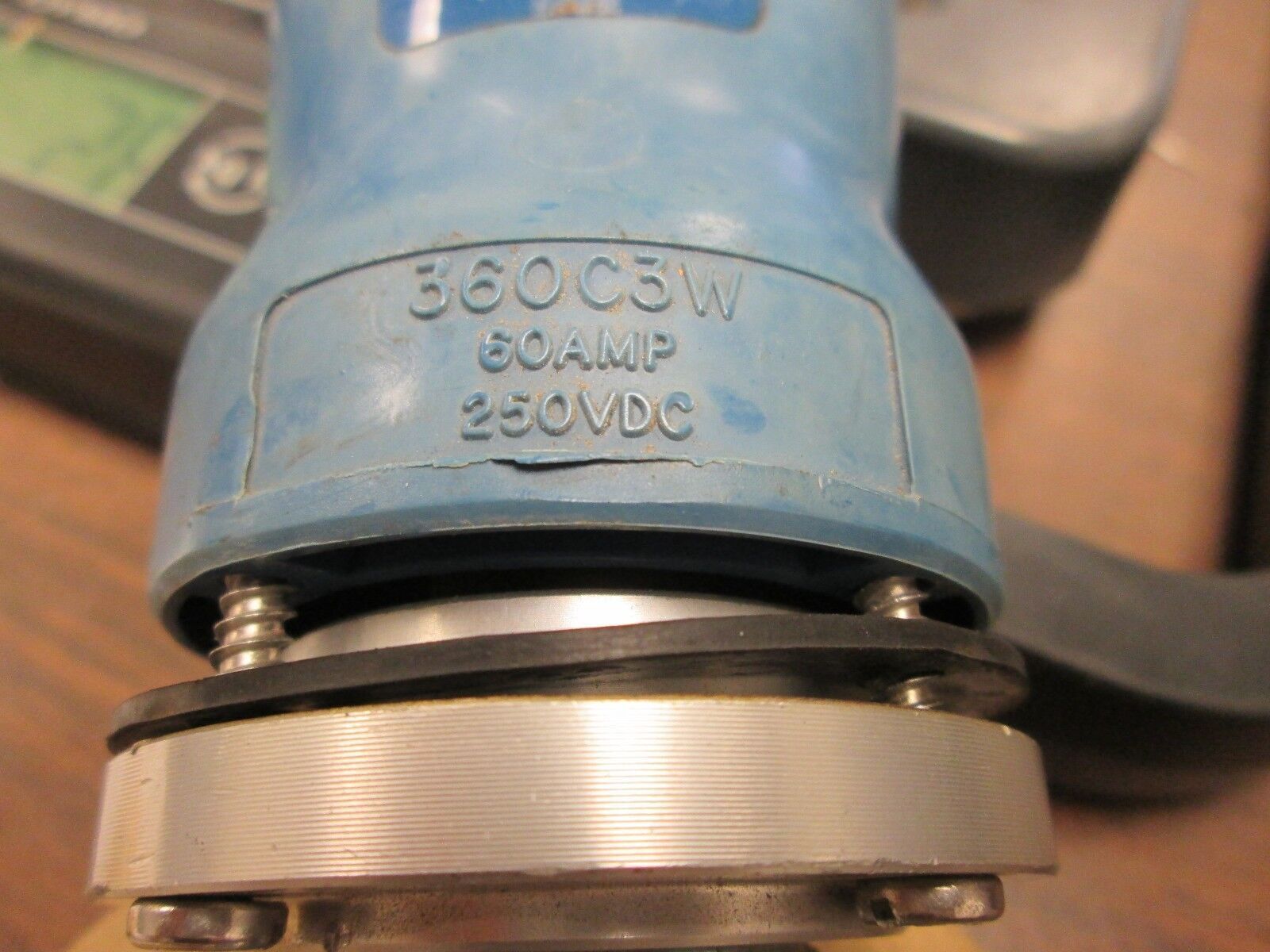 Hubbell Connector 360C3W 60A 250VDC 2P 3W Conduit End Used