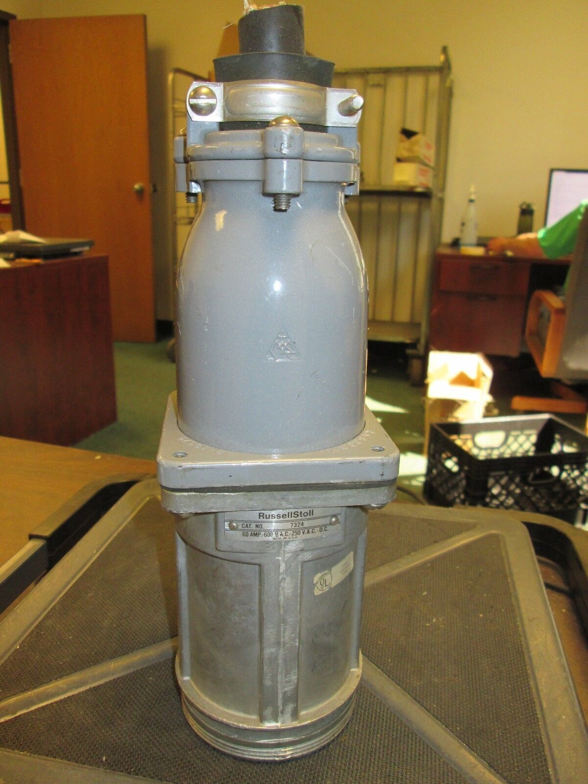 RussellStoll Connector 7324 60A 600V 4W Wire Style End Used