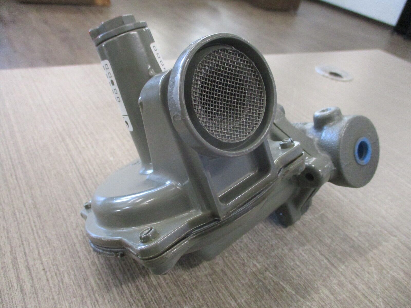 Senus Gas Regulator 043-B 30 PSI 3/8" Seat *No Box* New Surplus