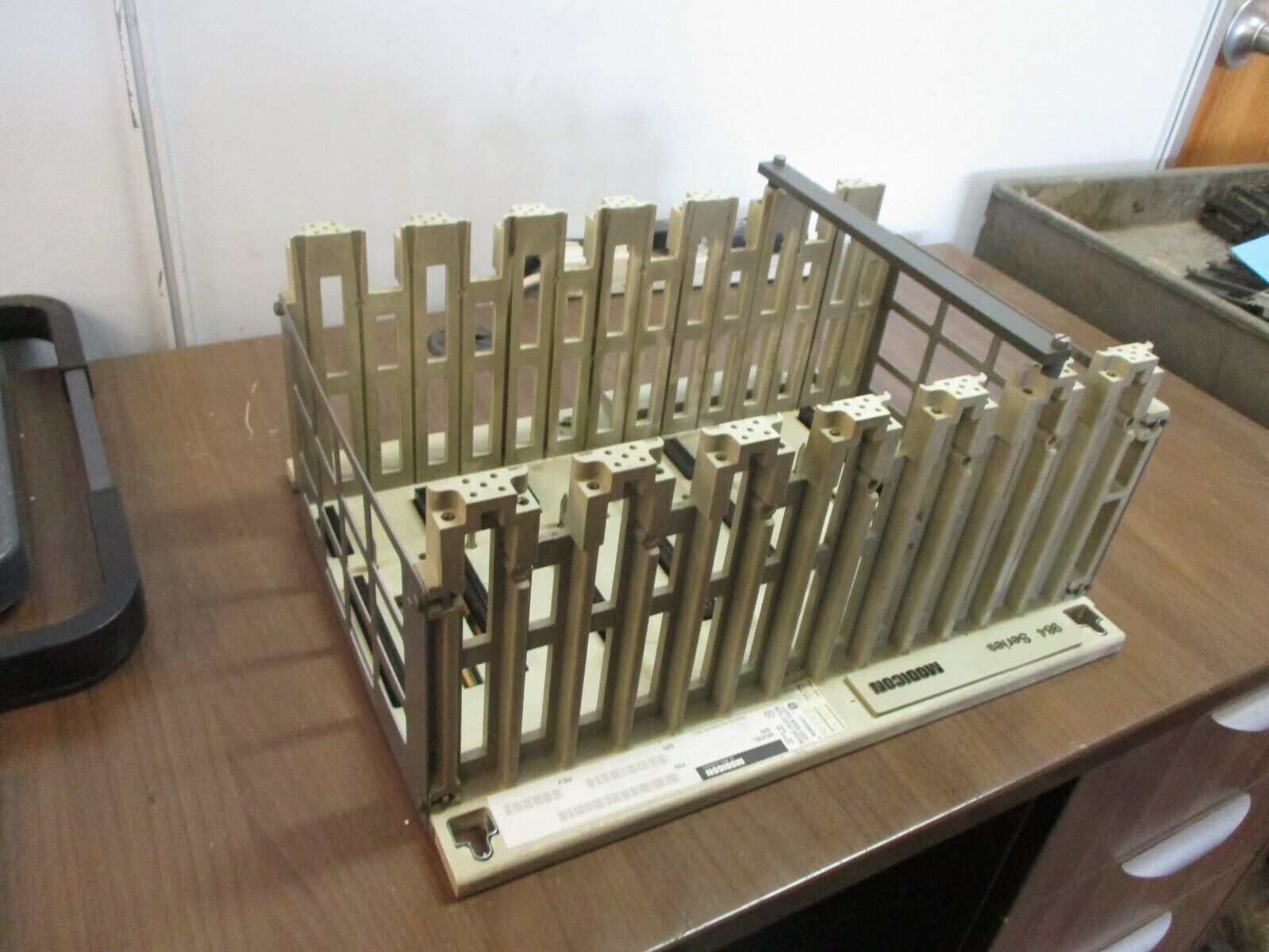 AEG Modicon AS-H819-209 PLC Rack AS-9534-002 Used