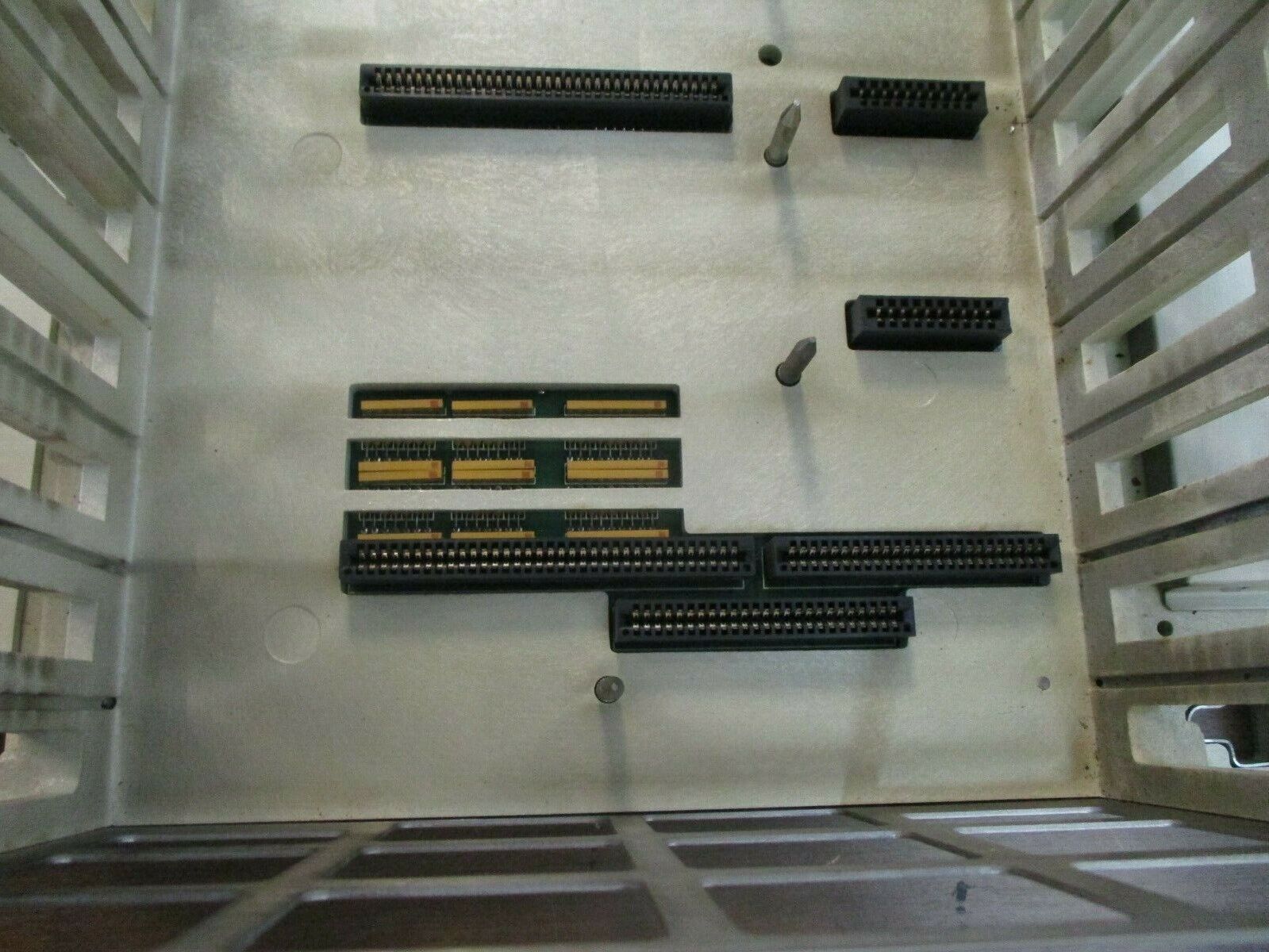 AEG Modicon AS-H819-209 PLC Rack AS-9534-002 Used